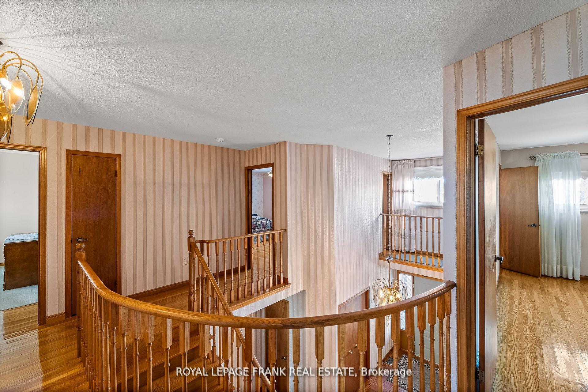 Photo 27 of 1402 Manitou Drive, Oshawa, Samac — HOMEH