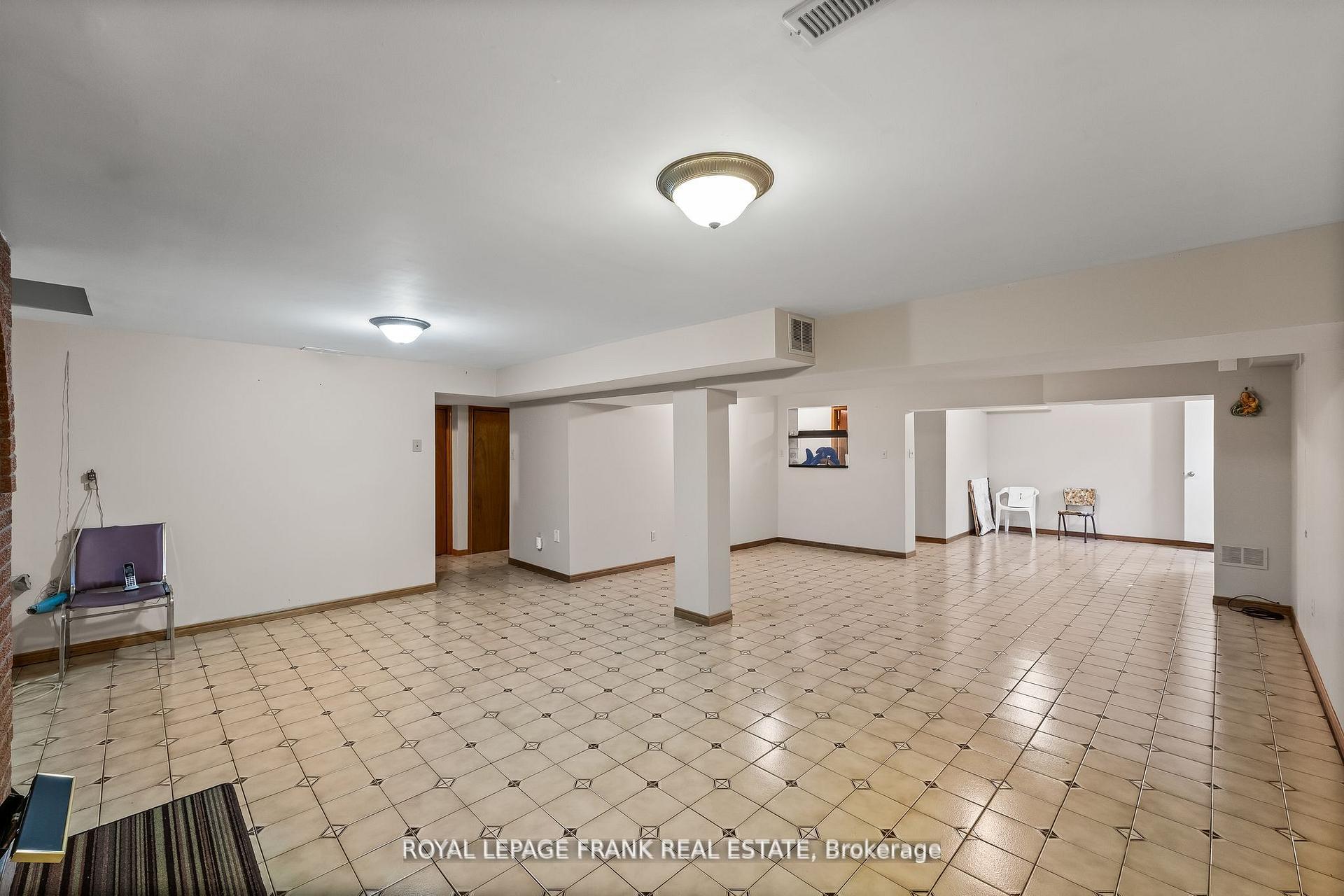 Photo 40 of 1402 Manitou Drive, Oshawa, Samac — HOMEH