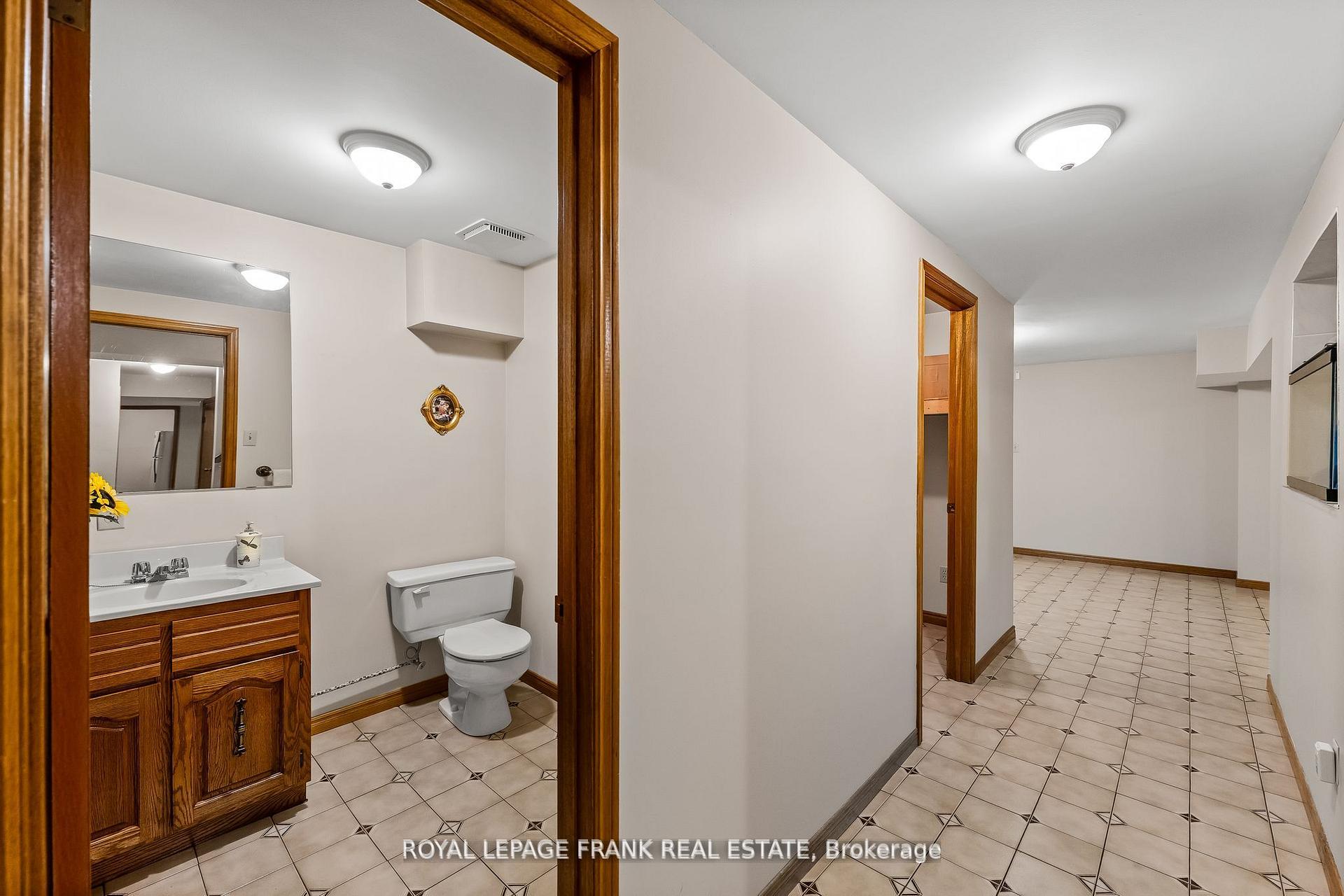 Photo 42 of 1402 Manitou Drive, Oshawa, Samac — HOMEH