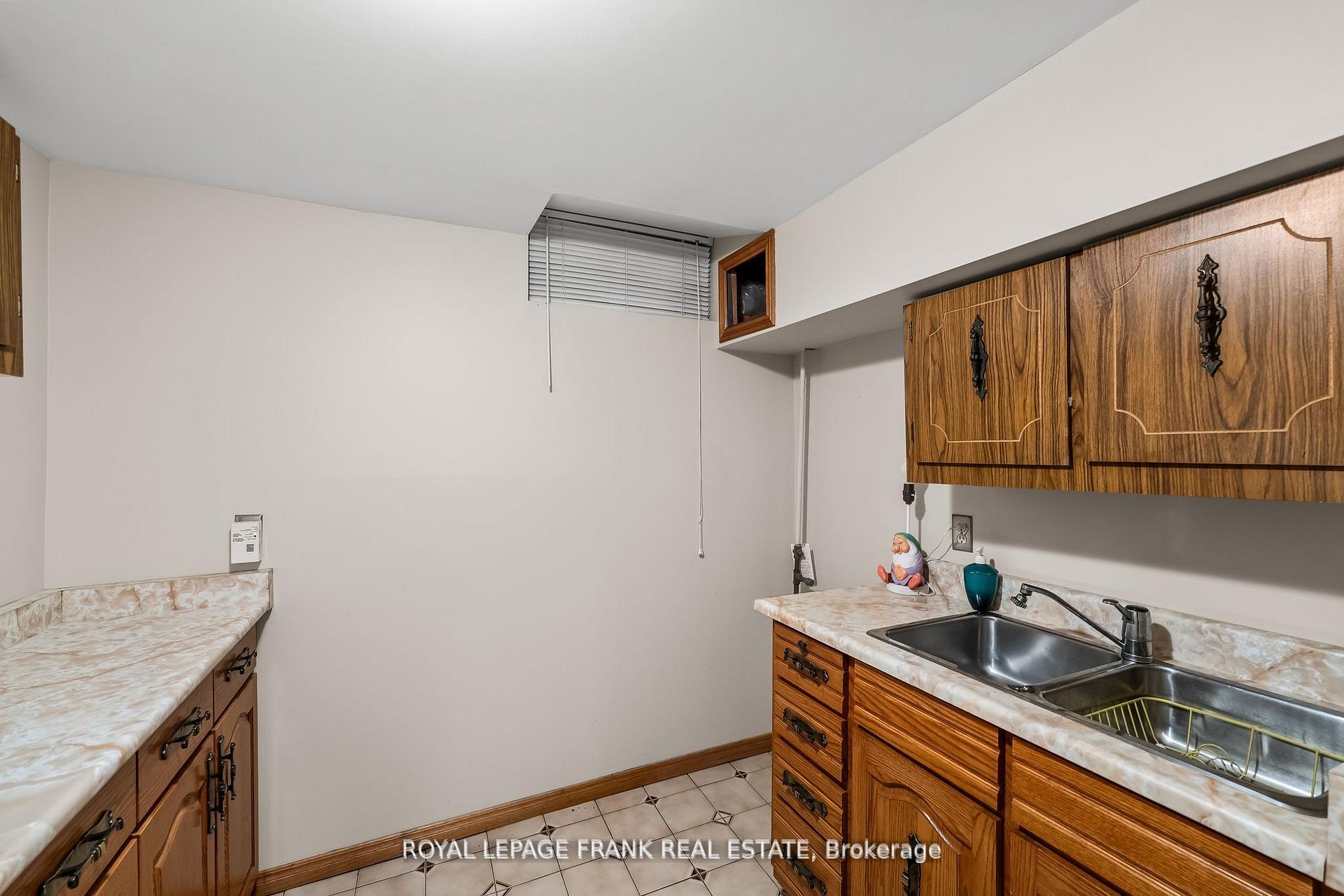 Photo 43 of 1402 Manitou Drive, Oshawa, Samac — HOMEH