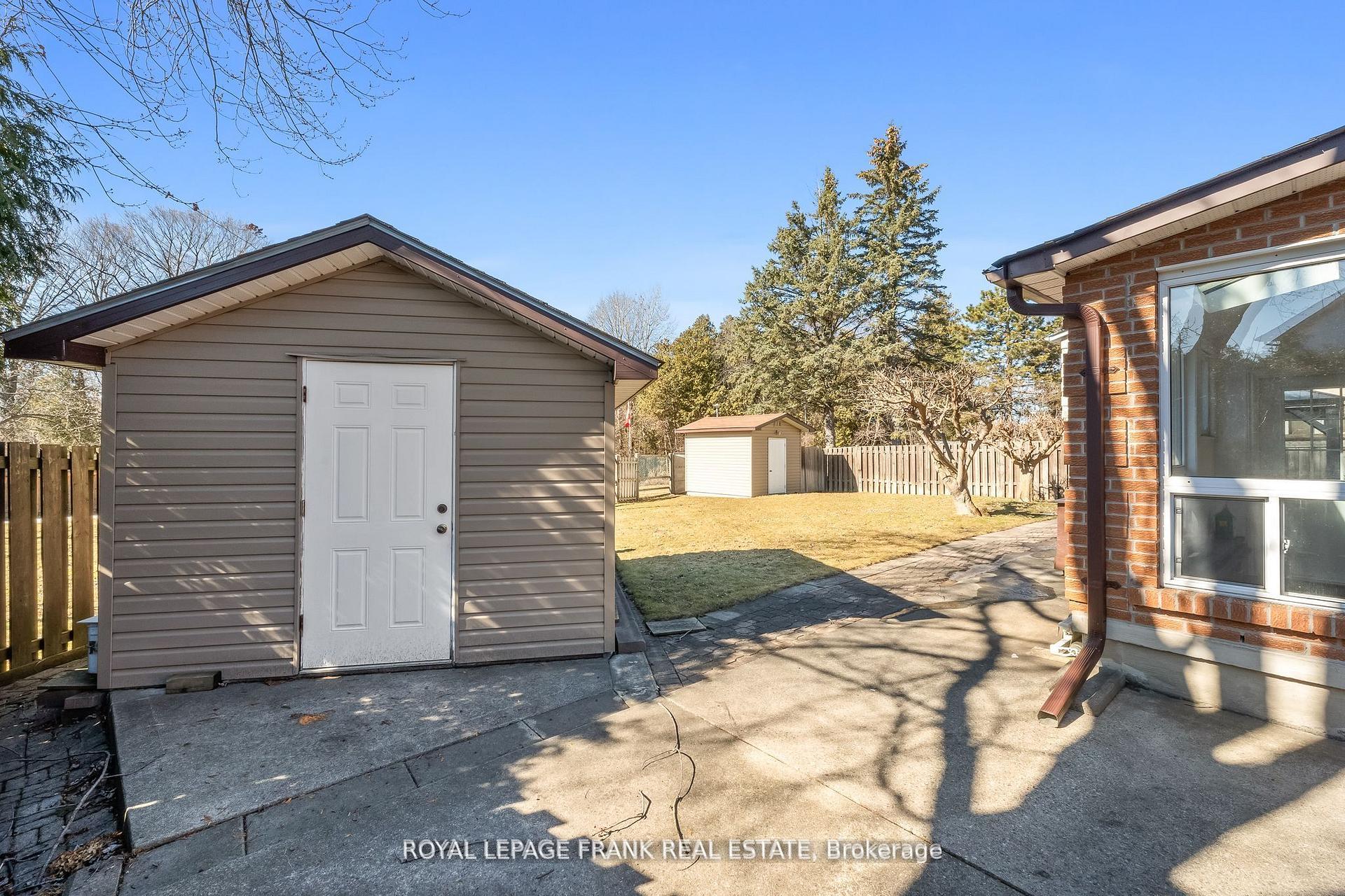 Photo 49 of 1402 Manitou Drive, Oshawa, Samac — HOMEH