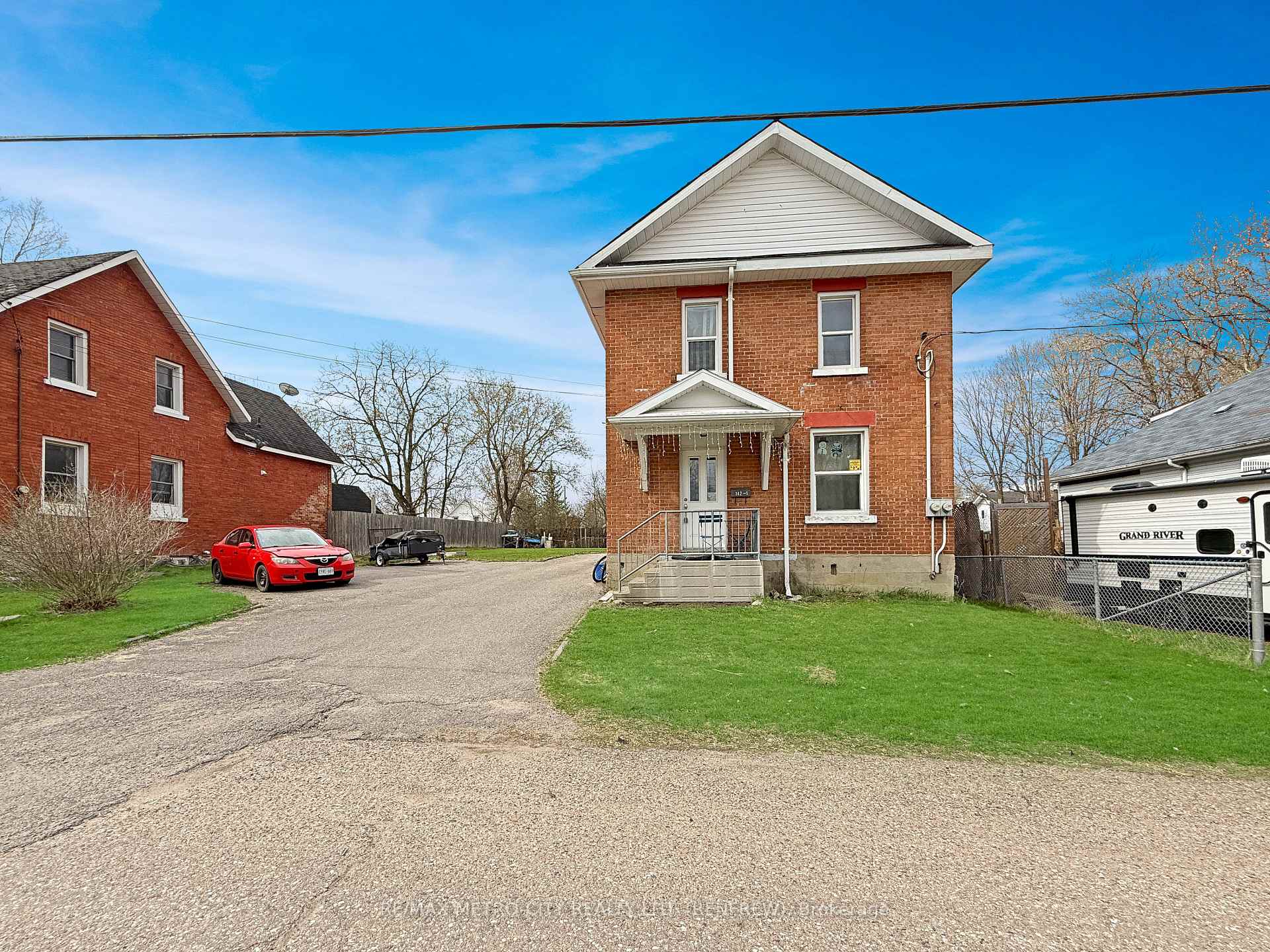 Photo 2 of 142 Bank Street S, Renfrew — HOMEH