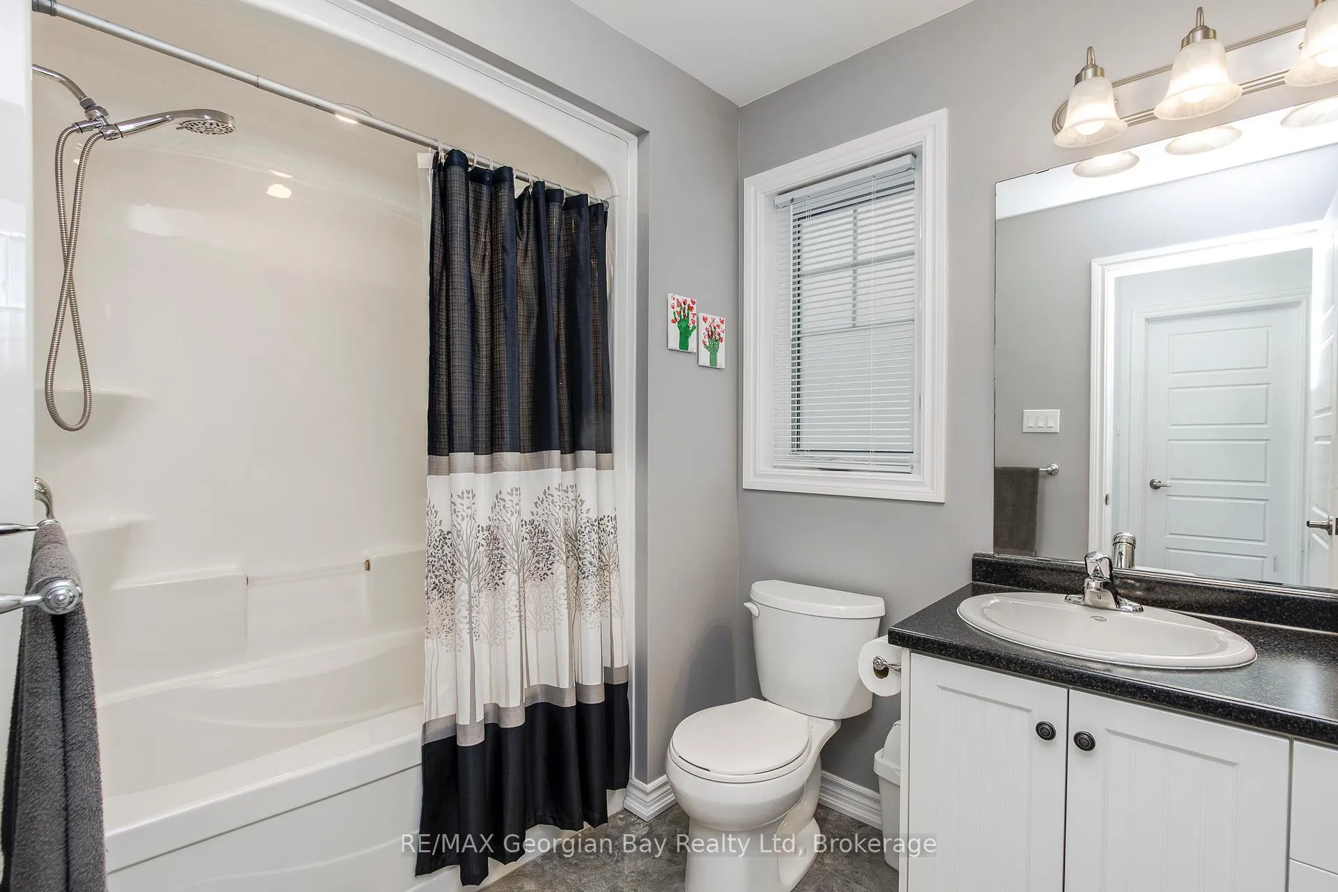 Photo 17 of 39 Chamberlain Crescent, Penetanguishene — HOMEH
