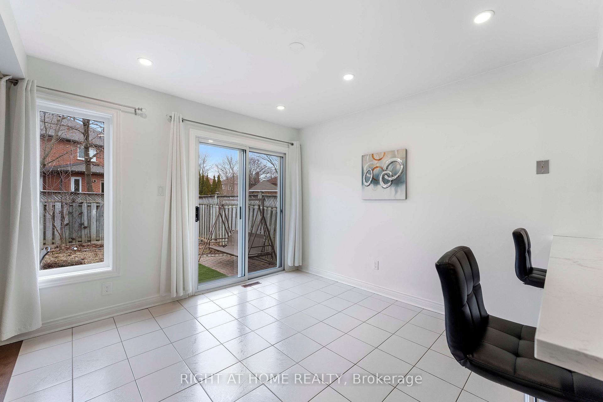 Photo 17 of 2528 Parkdale Street, Pickering, Liverpool — HOMEH