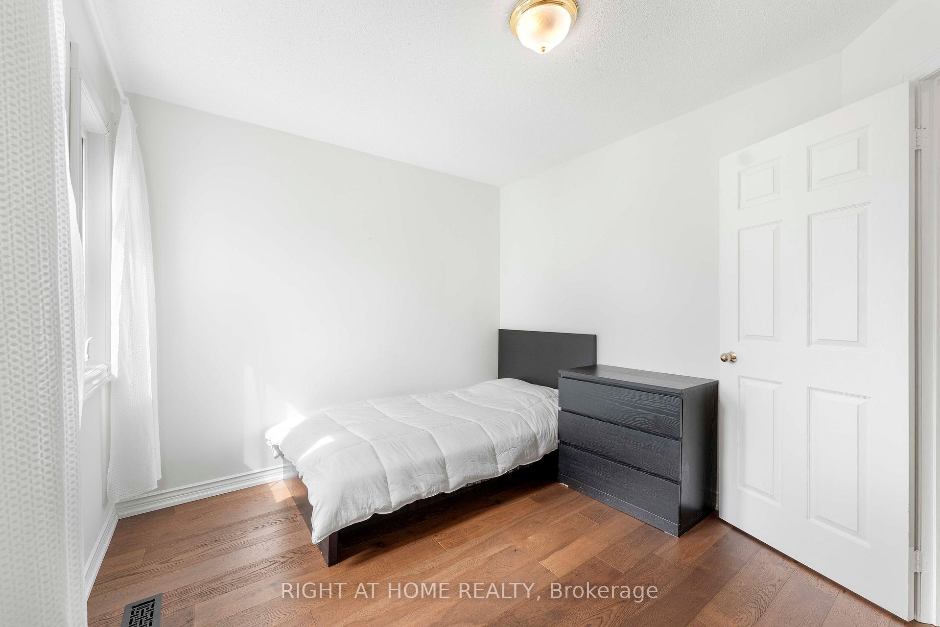 Photo 28 of 2528 Parkdale Street, Pickering, Liverpool — HOMEH