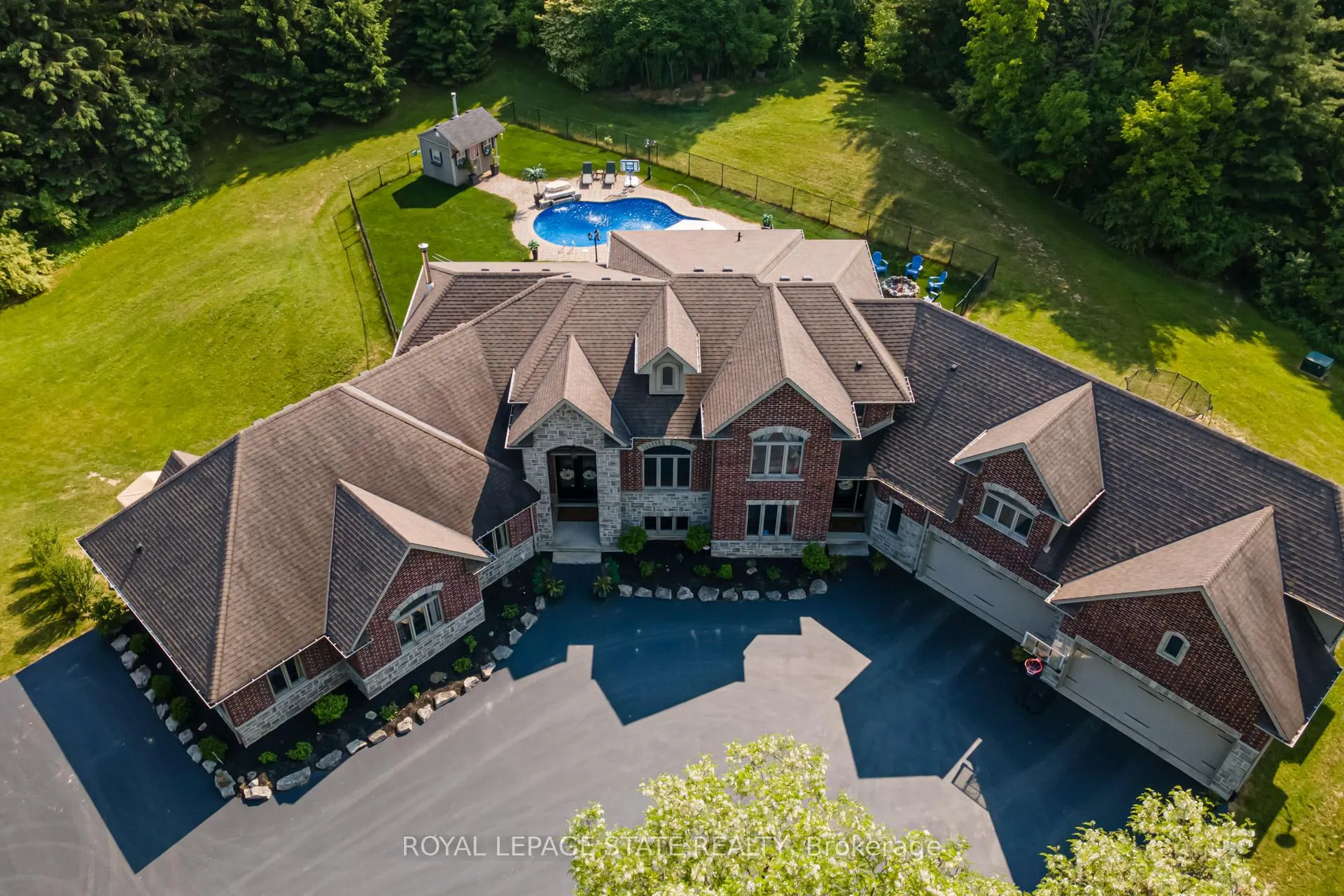 Photo 4 of 814 Binkley Road, Hamilton, Ancaster — HOMEH
