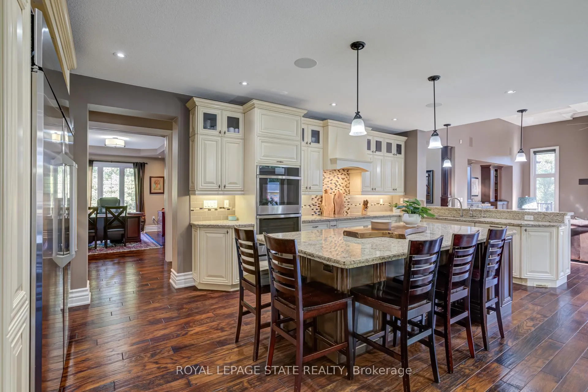 Photo 9 of 814 Binkley Road, Hamilton, Ancaster — HOMEH