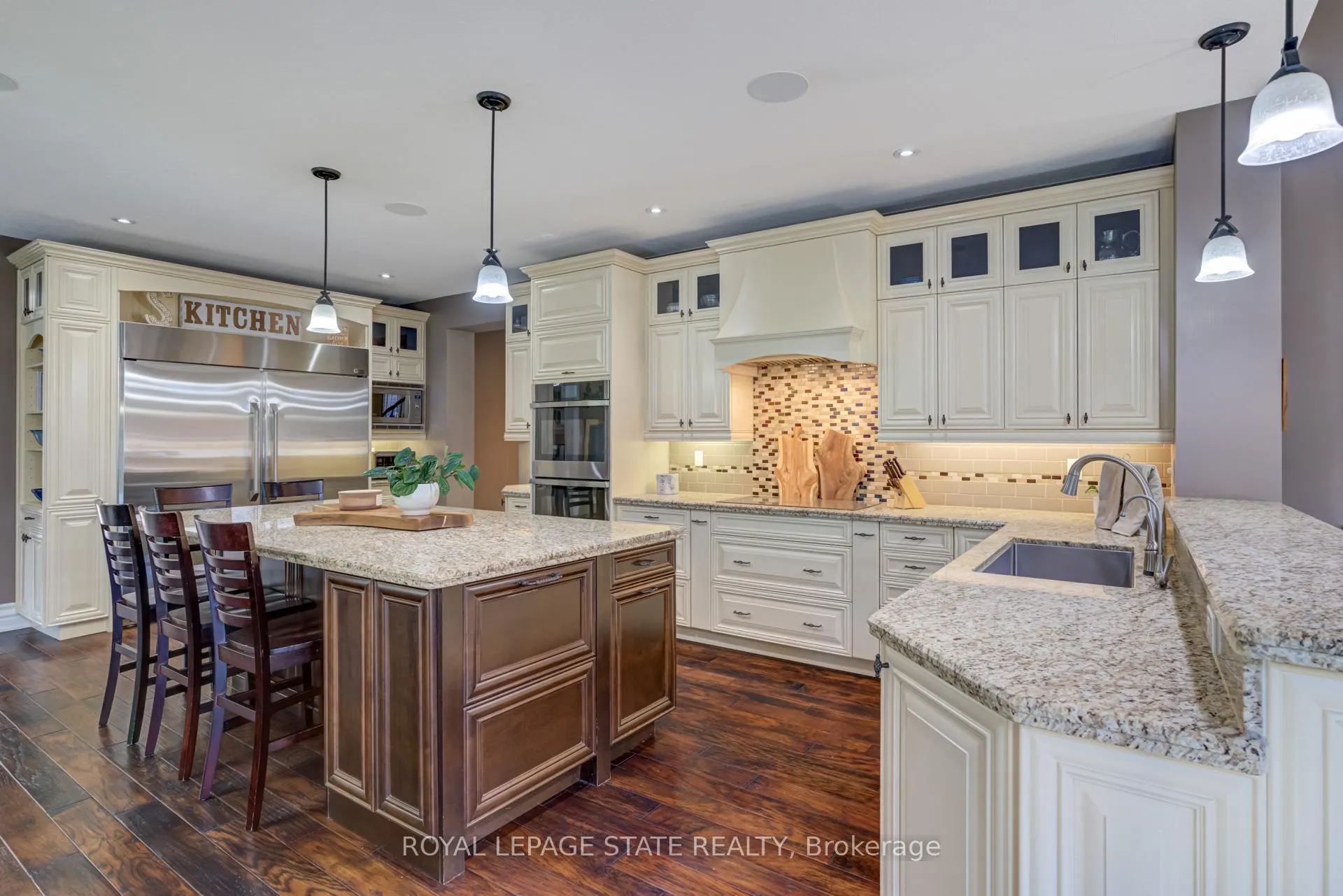 Photo 10 of 814 Binkley Road, Hamilton, Ancaster — HOMEH