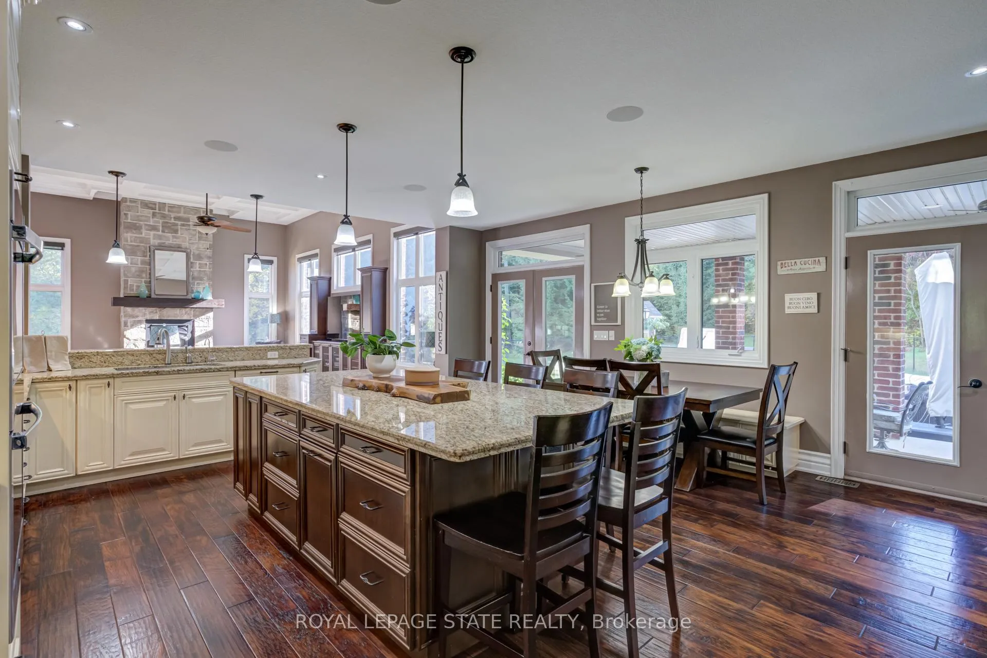 Photo 11 of 814 Binkley Road, Hamilton, Ancaster — HOMEH