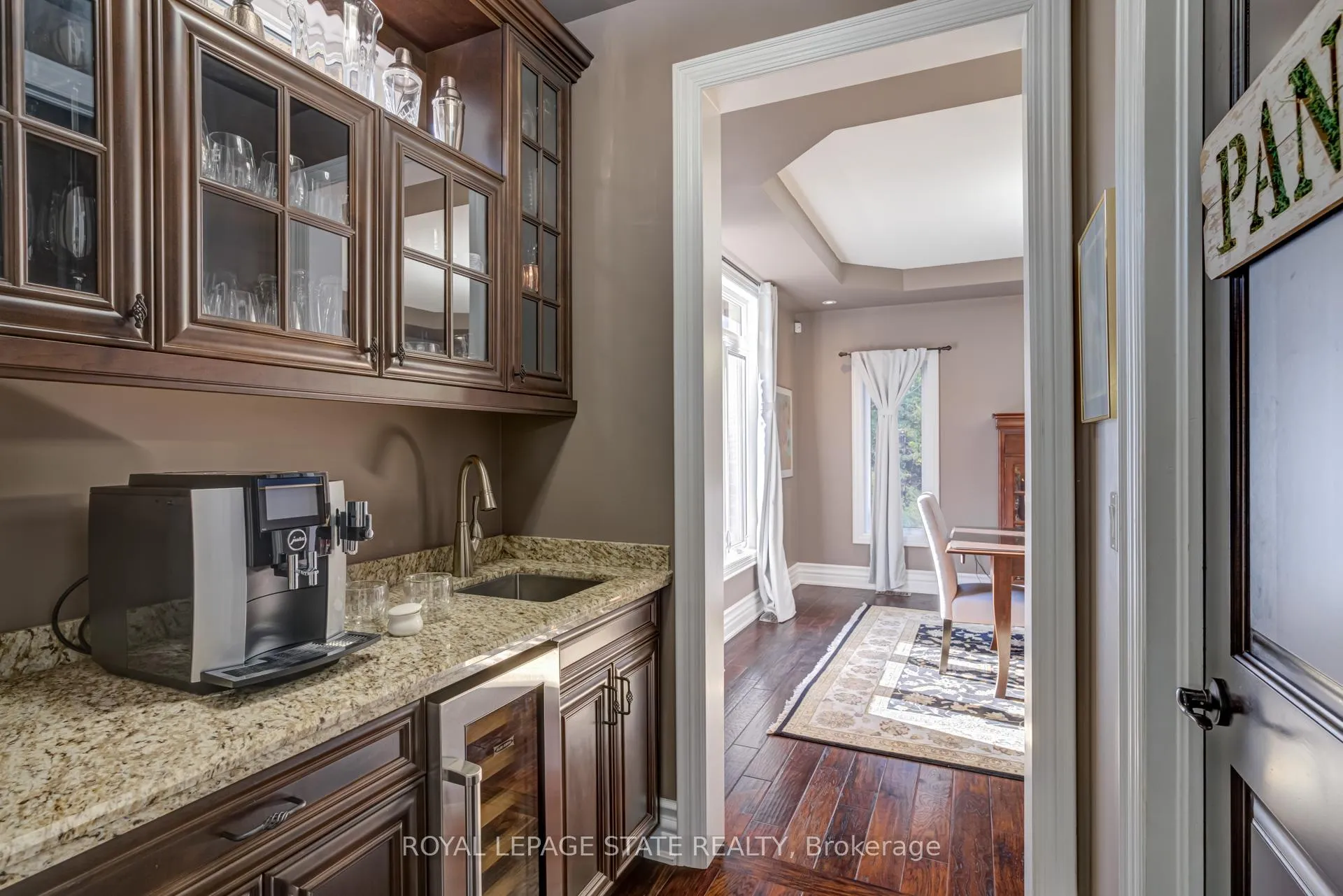 Photo 12 of 814 Binkley Road, Hamilton, Ancaster — HOMEH