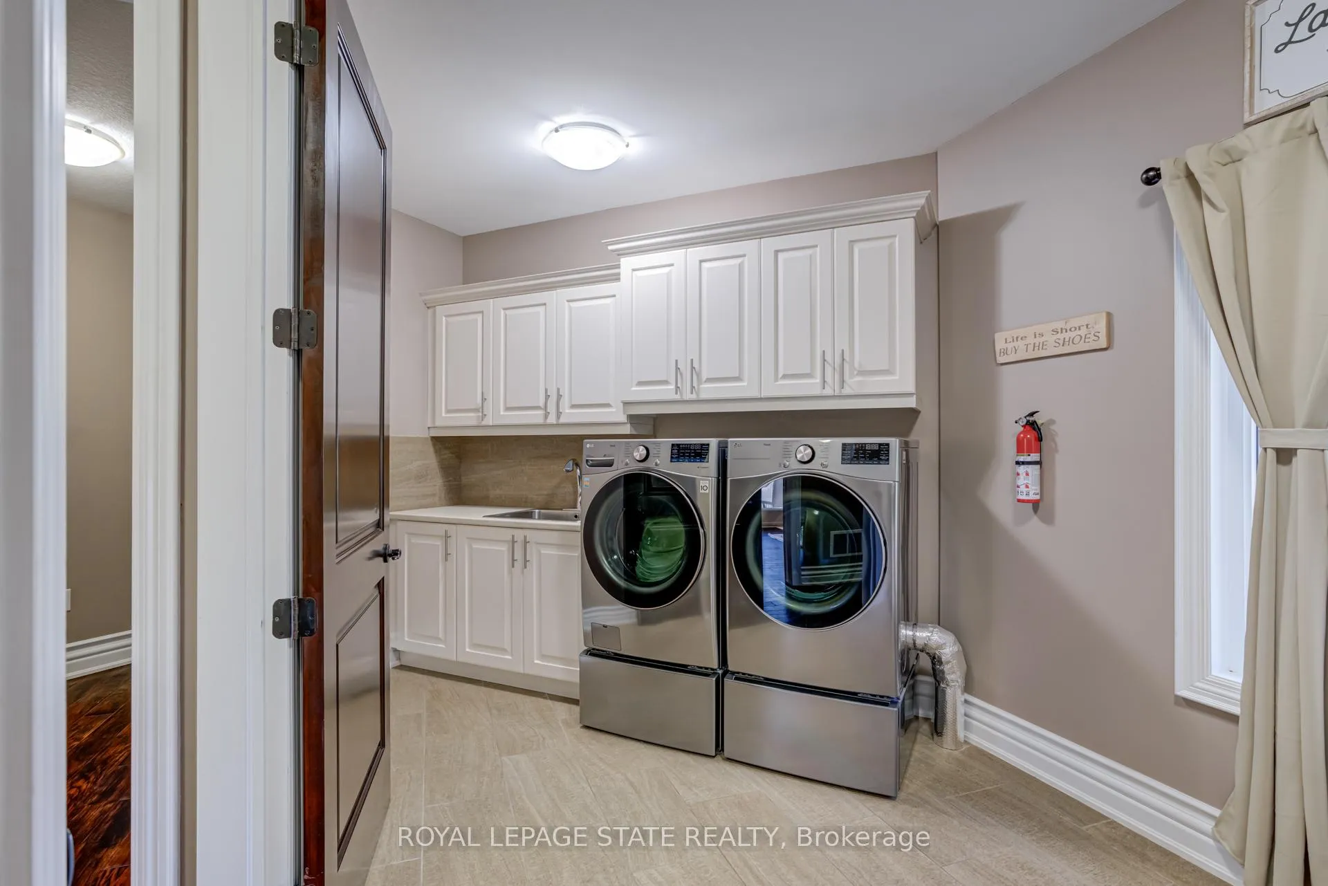 Photo 21 of 814 Binkley Road, Hamilton, Ancaster — HOMEH