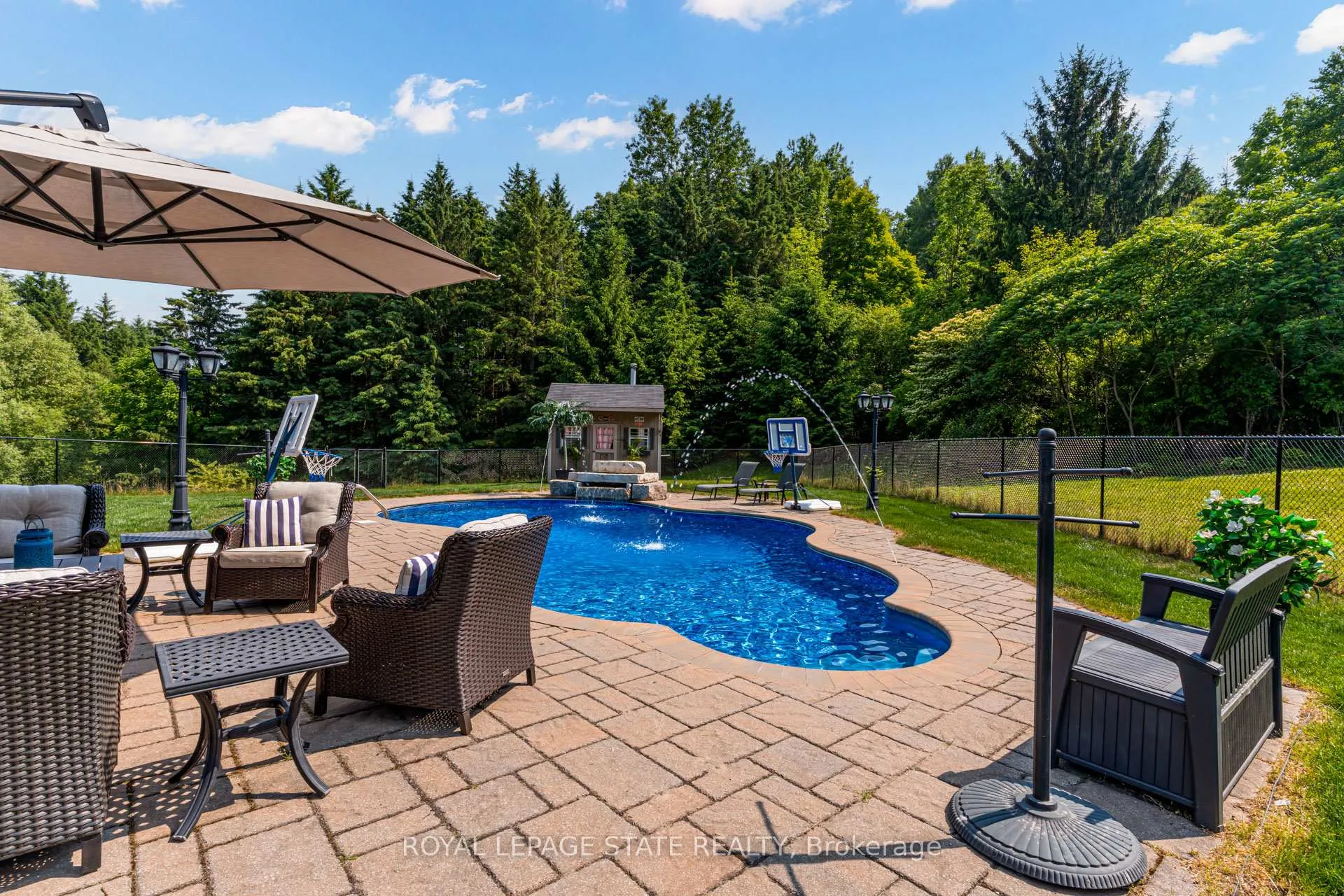 Photo 41 of 814 Binkley Road, Hamilton, Ancaster — HOMEH