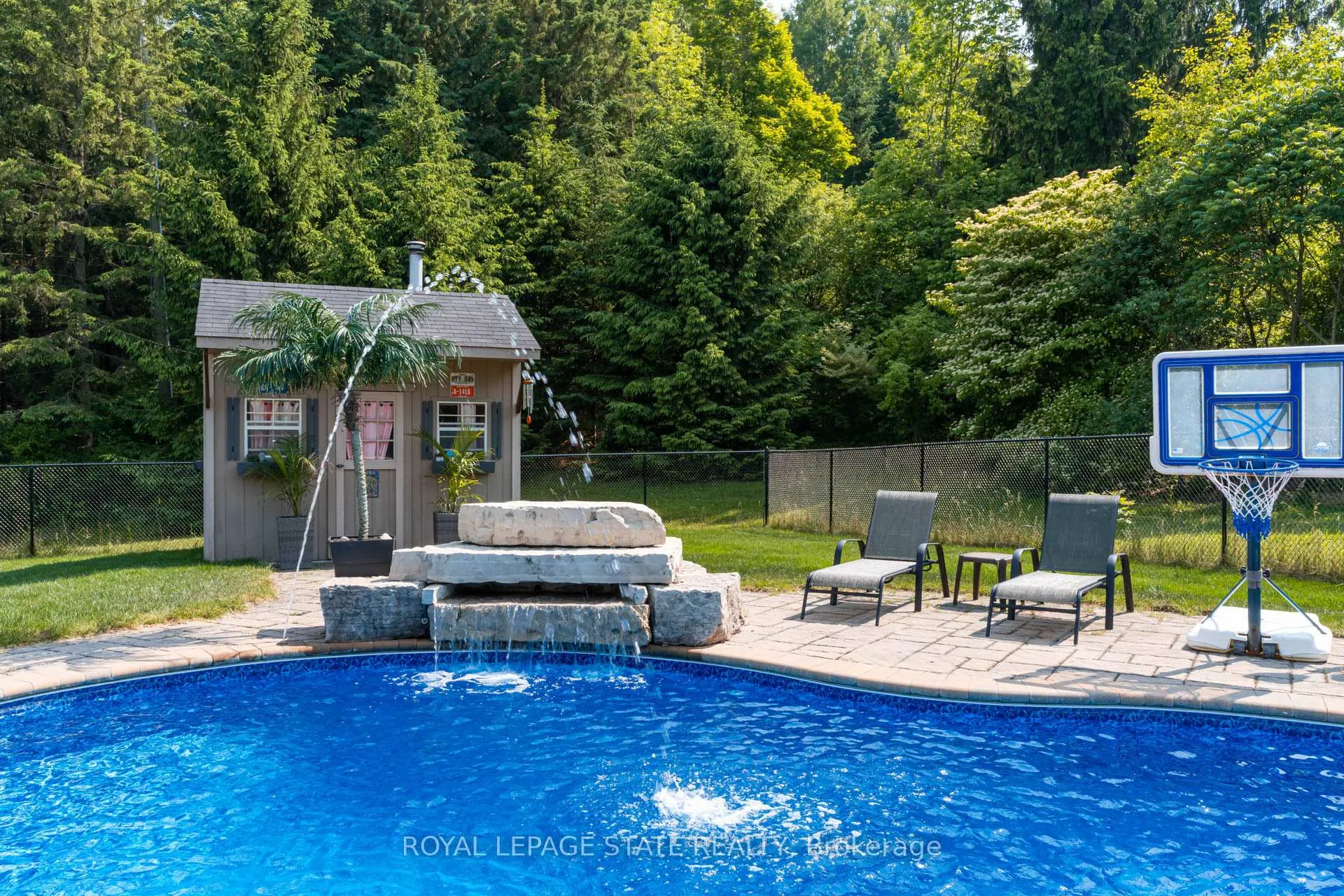 Photo 42 of 814 Binkley Road, Hamilton, Ancaster — HOMEH