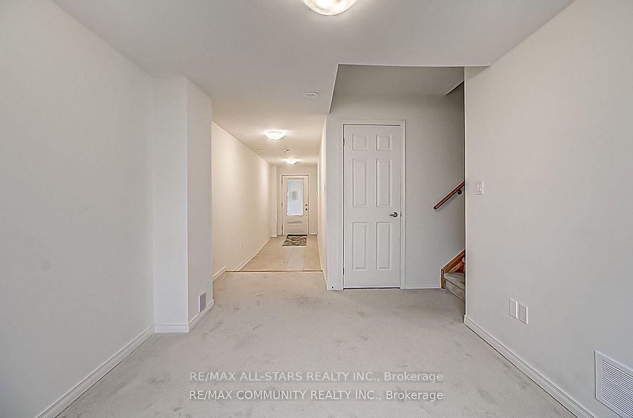 Photo 2 of 1424 Coral Springs Path, Oshawa, Taunton — HOMEH