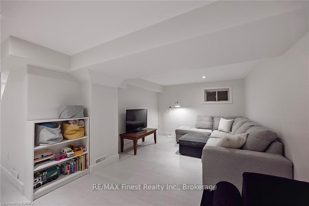 Photo 7 of 13 Bishop Street, Kingston, City Southwest — HOMEH
