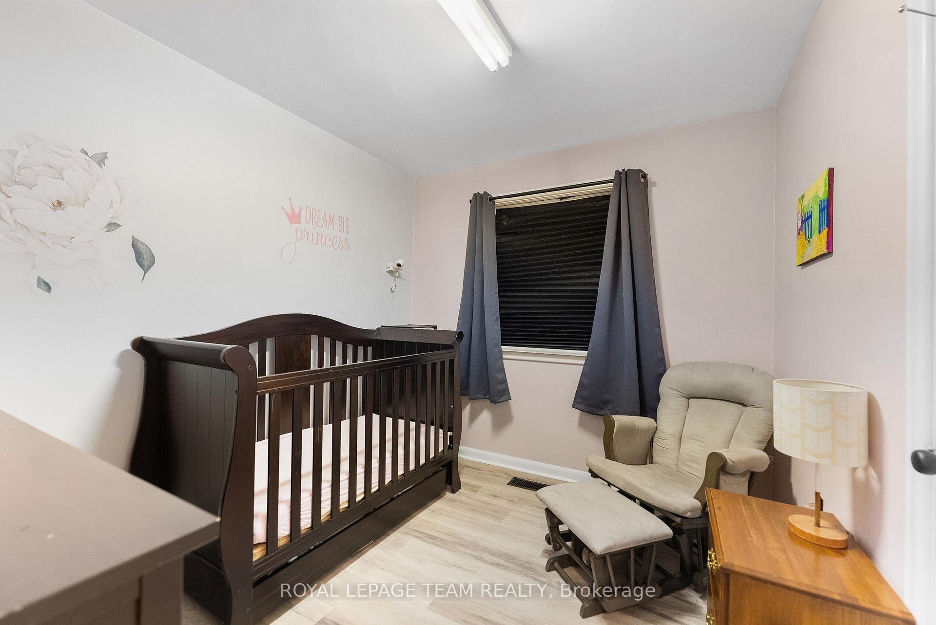 Photo 12 of 48 Francis Street, Renfrew — HOMEH