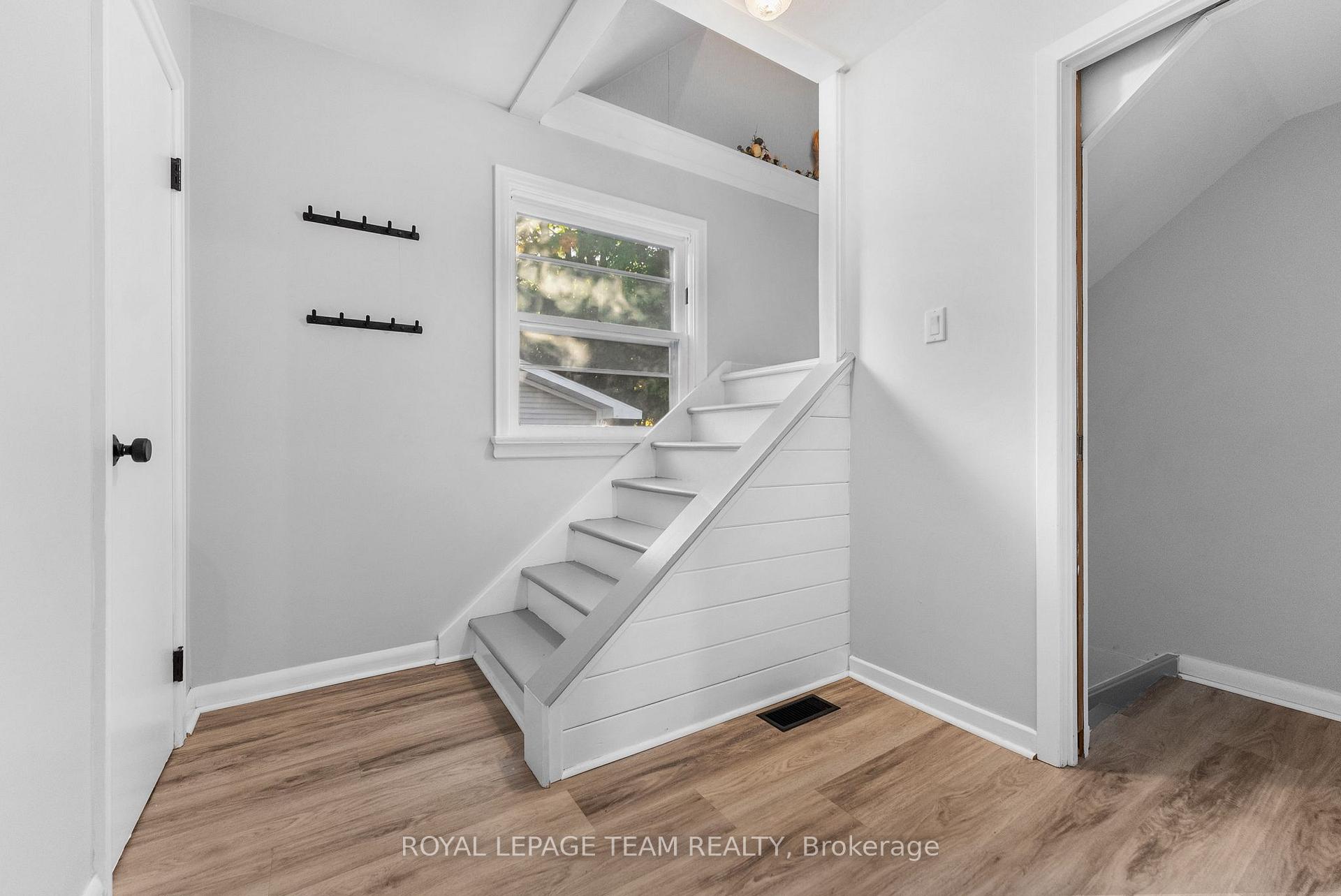 Photo 14 of 48 Francis Street, Renfrew — HOMEH