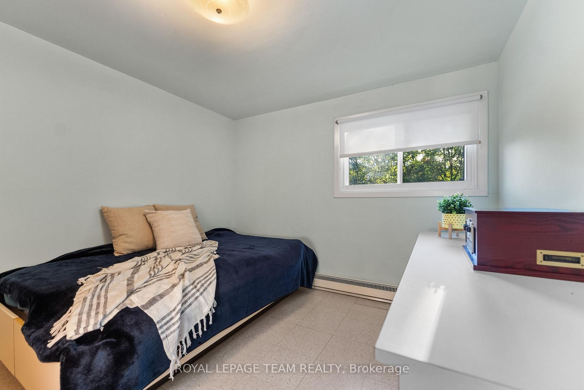Photo 16 of 48 Francis Street, Renfrew — HOMEH