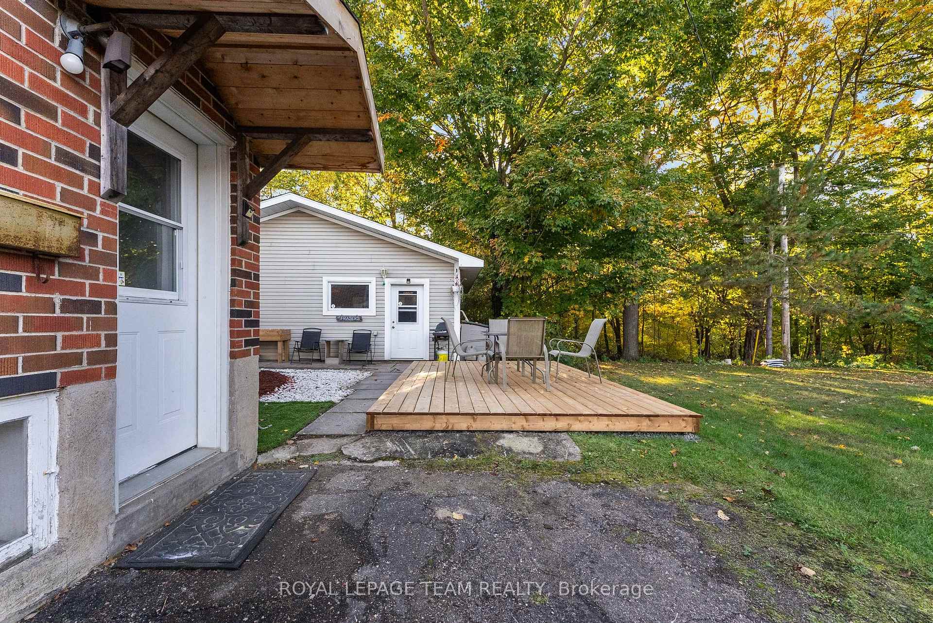 Photo 25 of 48 Francis Street, Renfrew — HOMEH