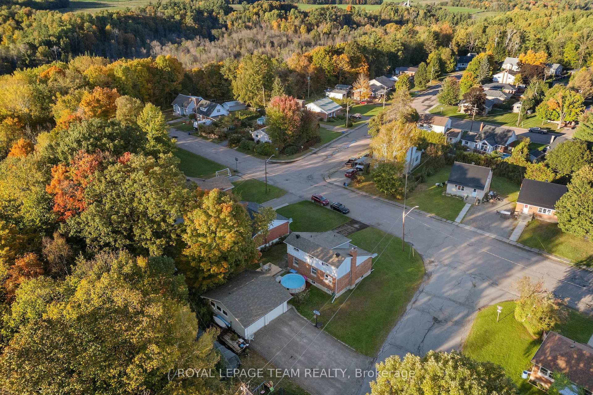 Photo 30 of 48 Francis Street, Renfrew — HOMEH