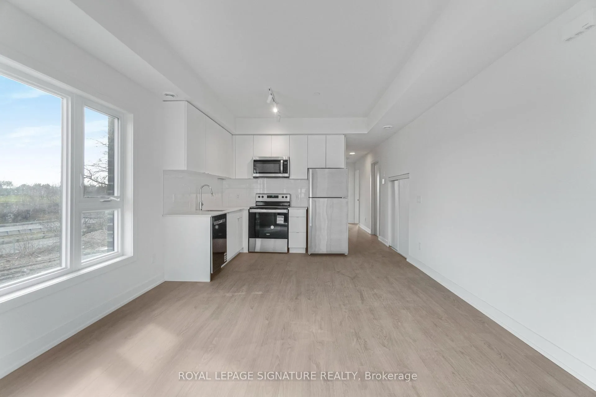 Photo 9 of Unit 201D, 16 Melbourne Avenue, St. Catharines, E. Chester — HOMEH