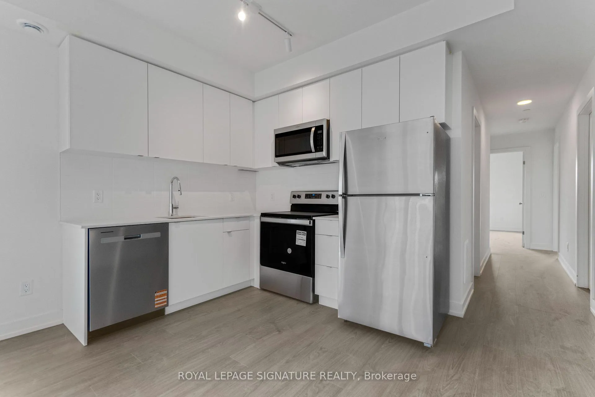 Photo 12 of Unit 201D, 16 Melbourne Avenue, St. Catharines, E. Chester — HOMEH