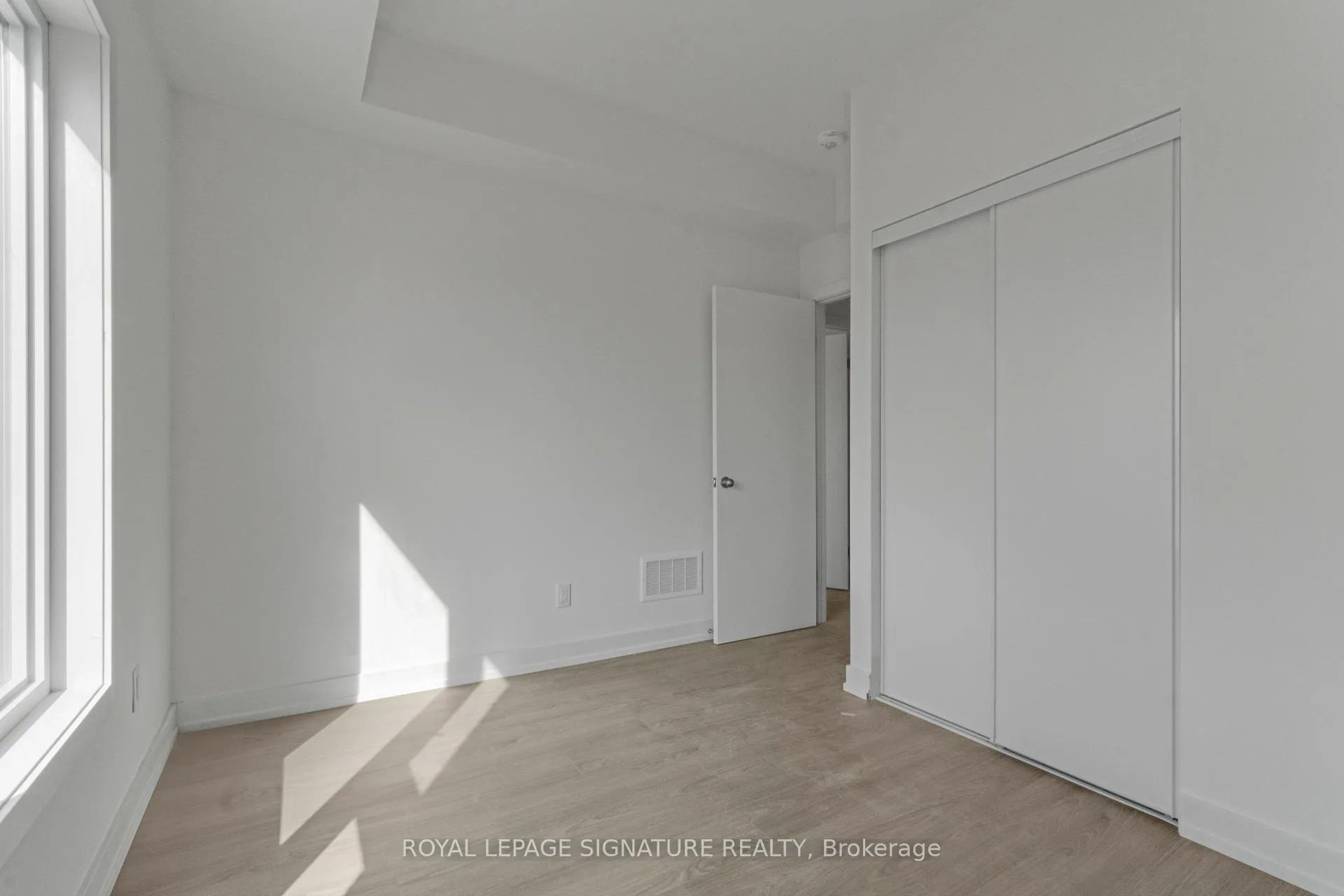 Photo 20 of Unit 201D, 16 Melbourne Avenue, St. Catharines, E. Chester — HOMEH