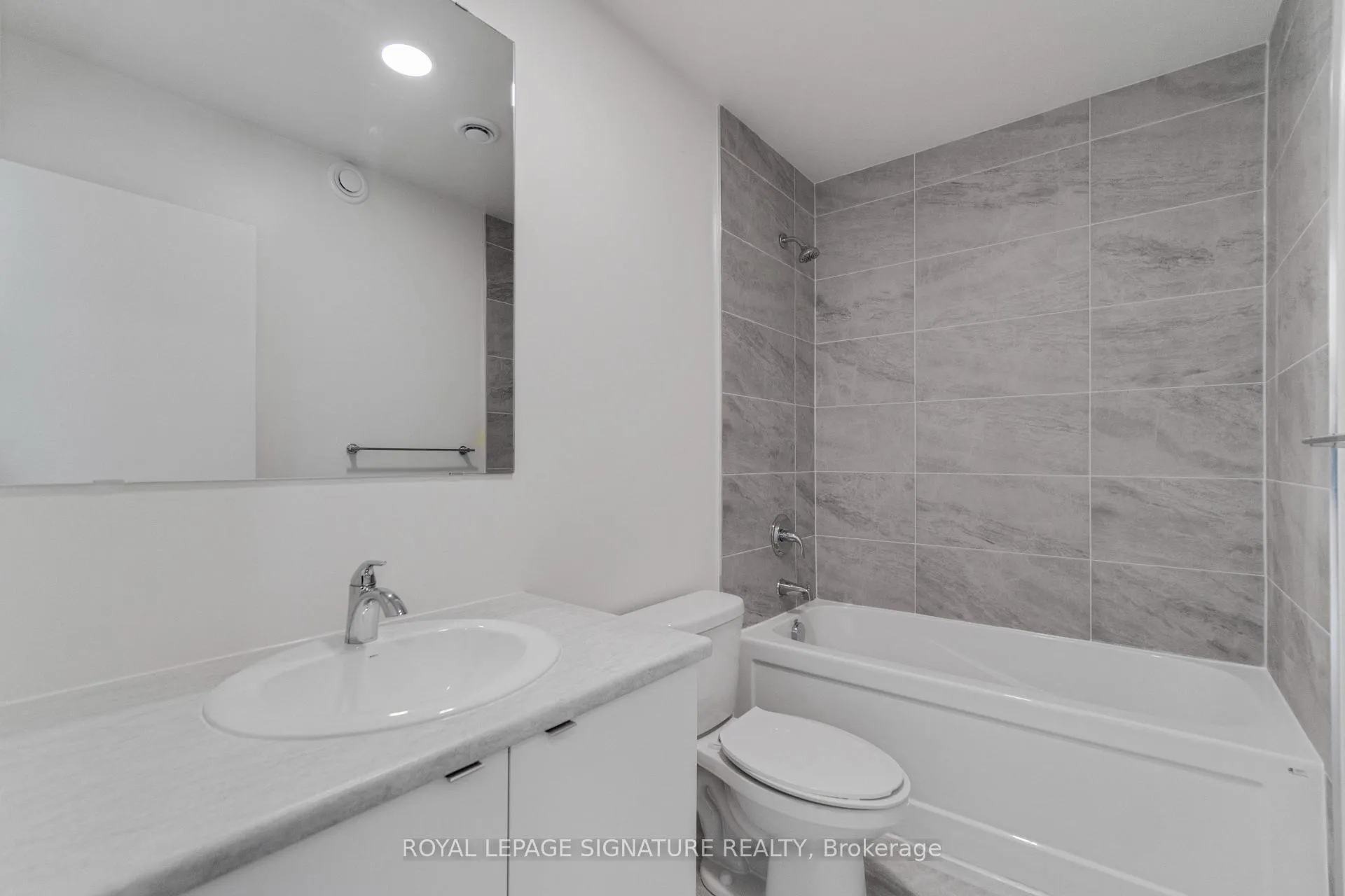 Photo 23 of Unit 201D, 16 Melbourne Avenue, St. Catharines, E. Chester — HOMEH