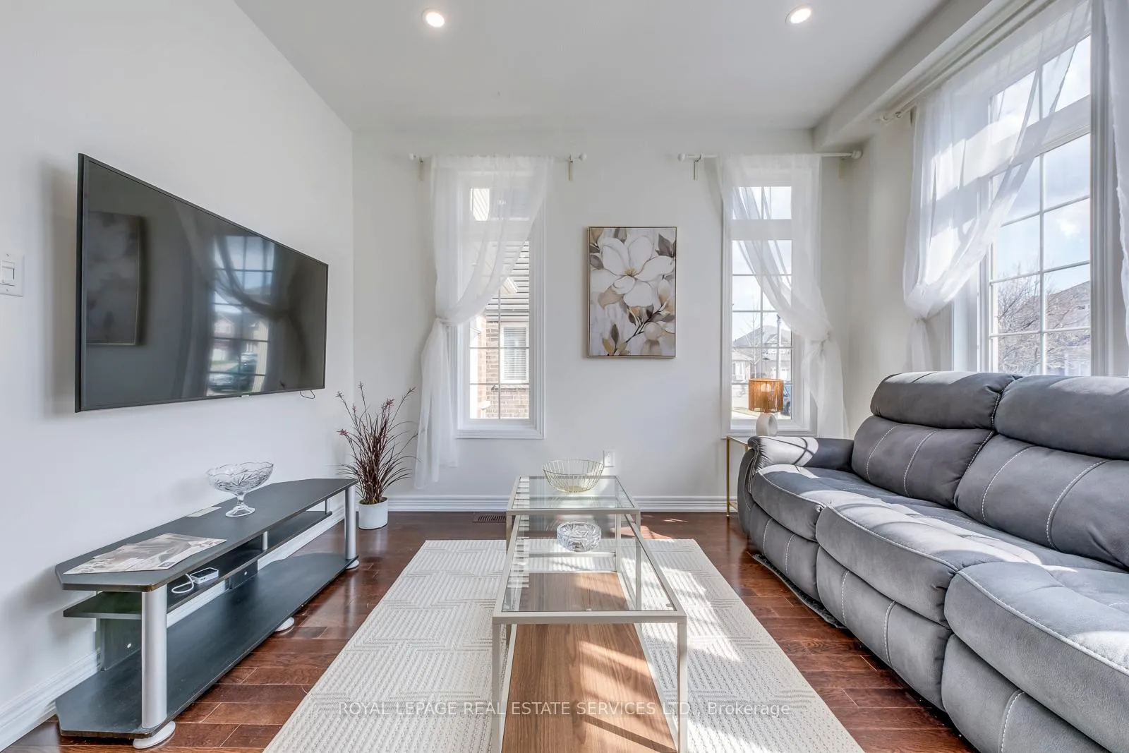 Photo 6 of 206 Brigadoon Drive, Hamilton, Gourley — HOMEH