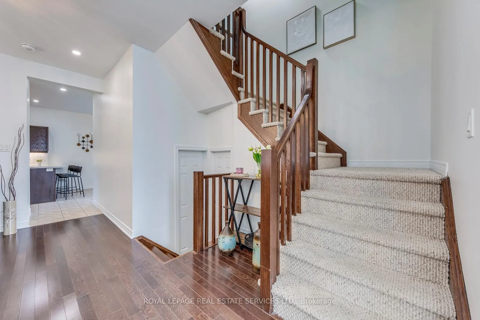 Photo 9 of 206 Brigadoon Drive, Hamilton, Gourley — HOMEH