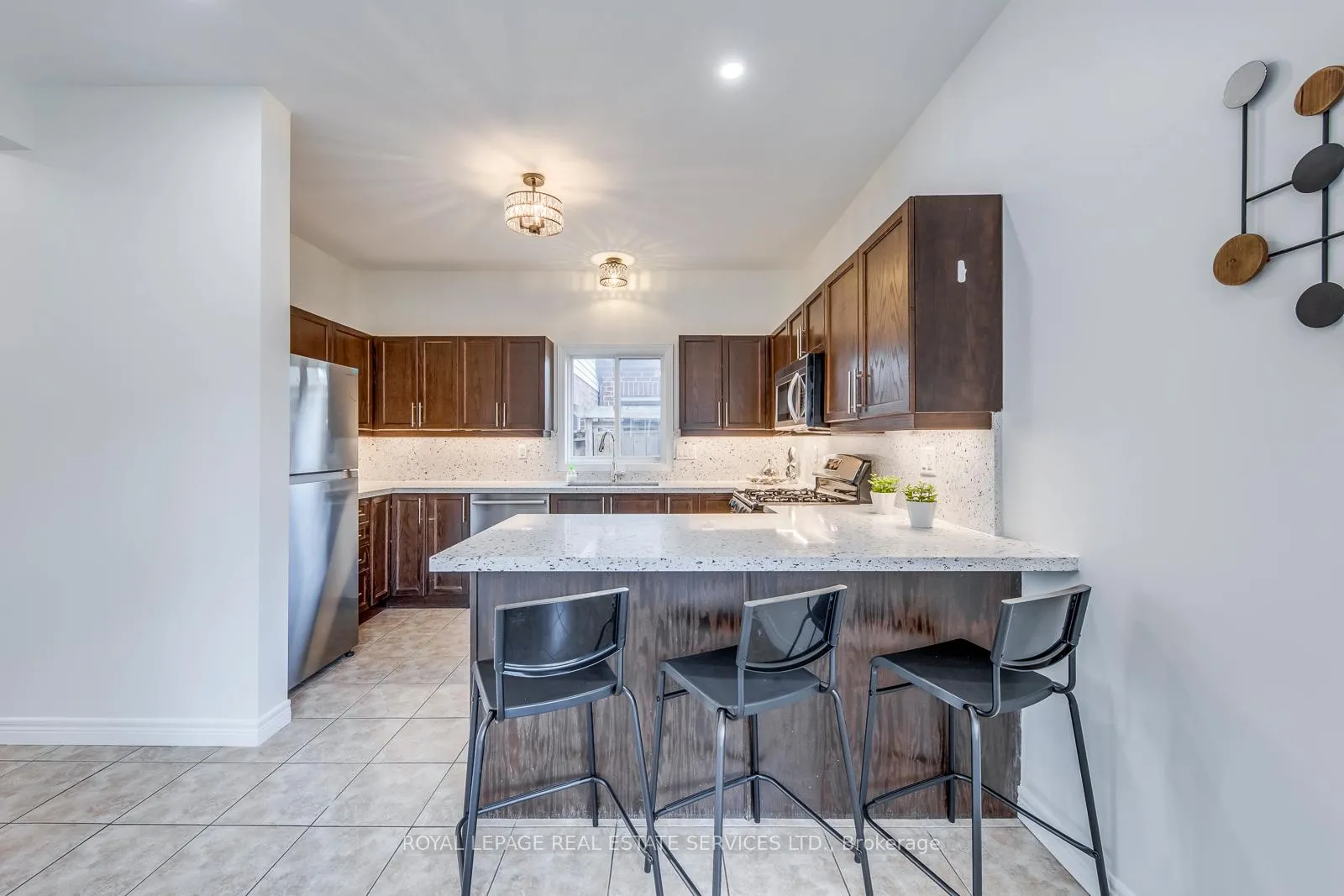 Photo 13 of 206 Brigadoon Drive, Hamilton, Gourley — HOMEH