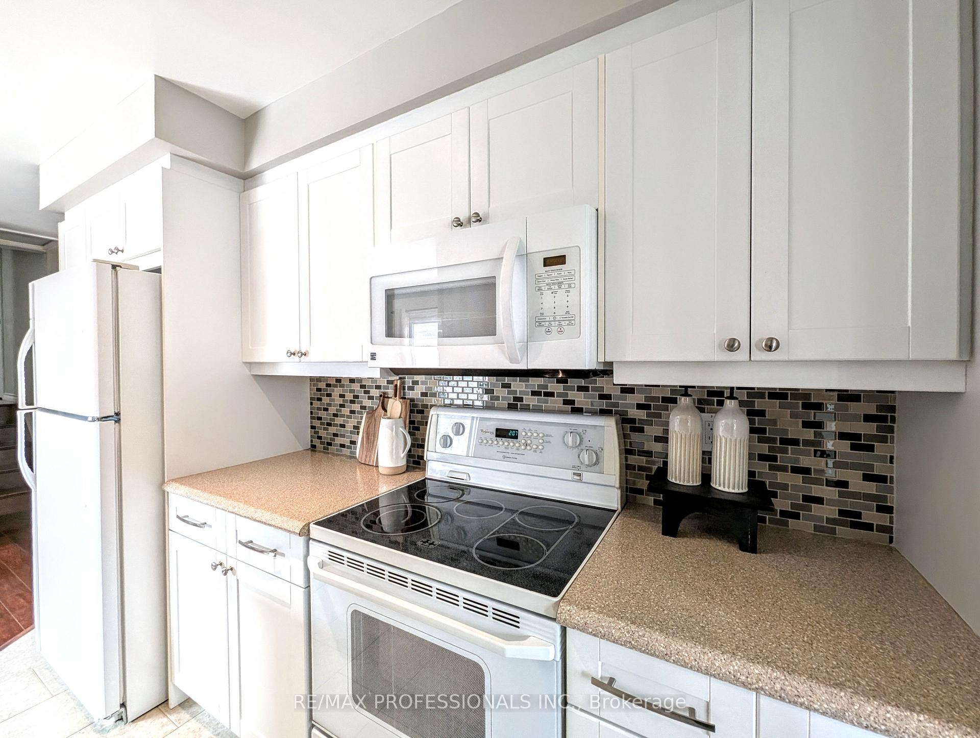 Photo 11 of 240 Limerick Street, Oshawa, Vanier — HOMEH