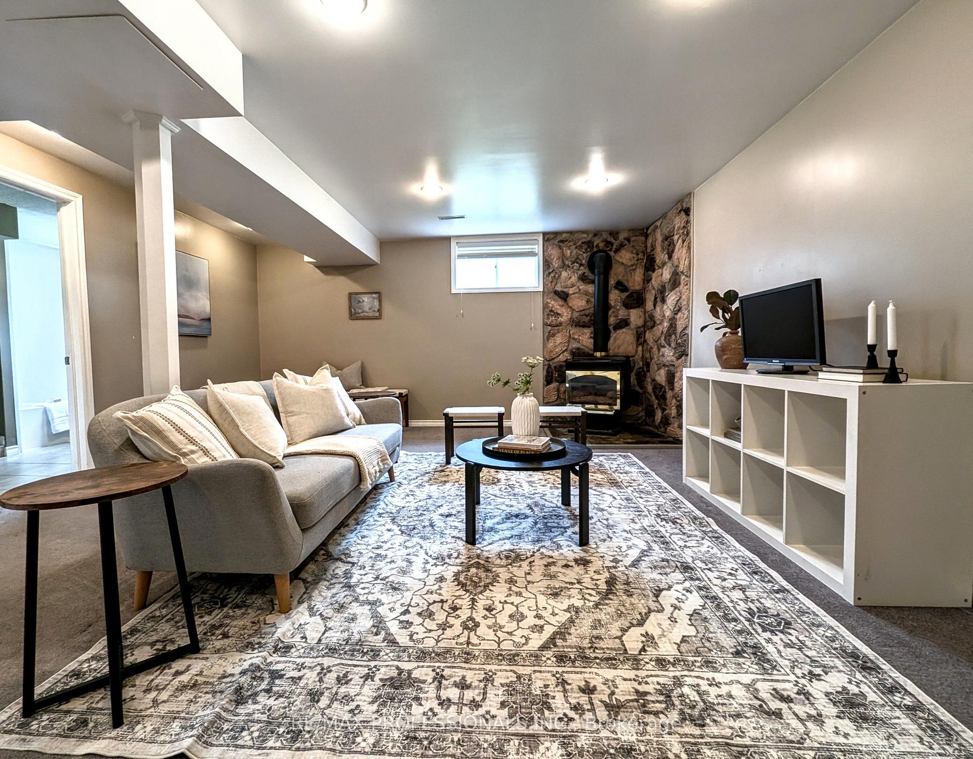 Photo 22 of 240 Limerick Street, Oshawa, Vanier — HOMEH