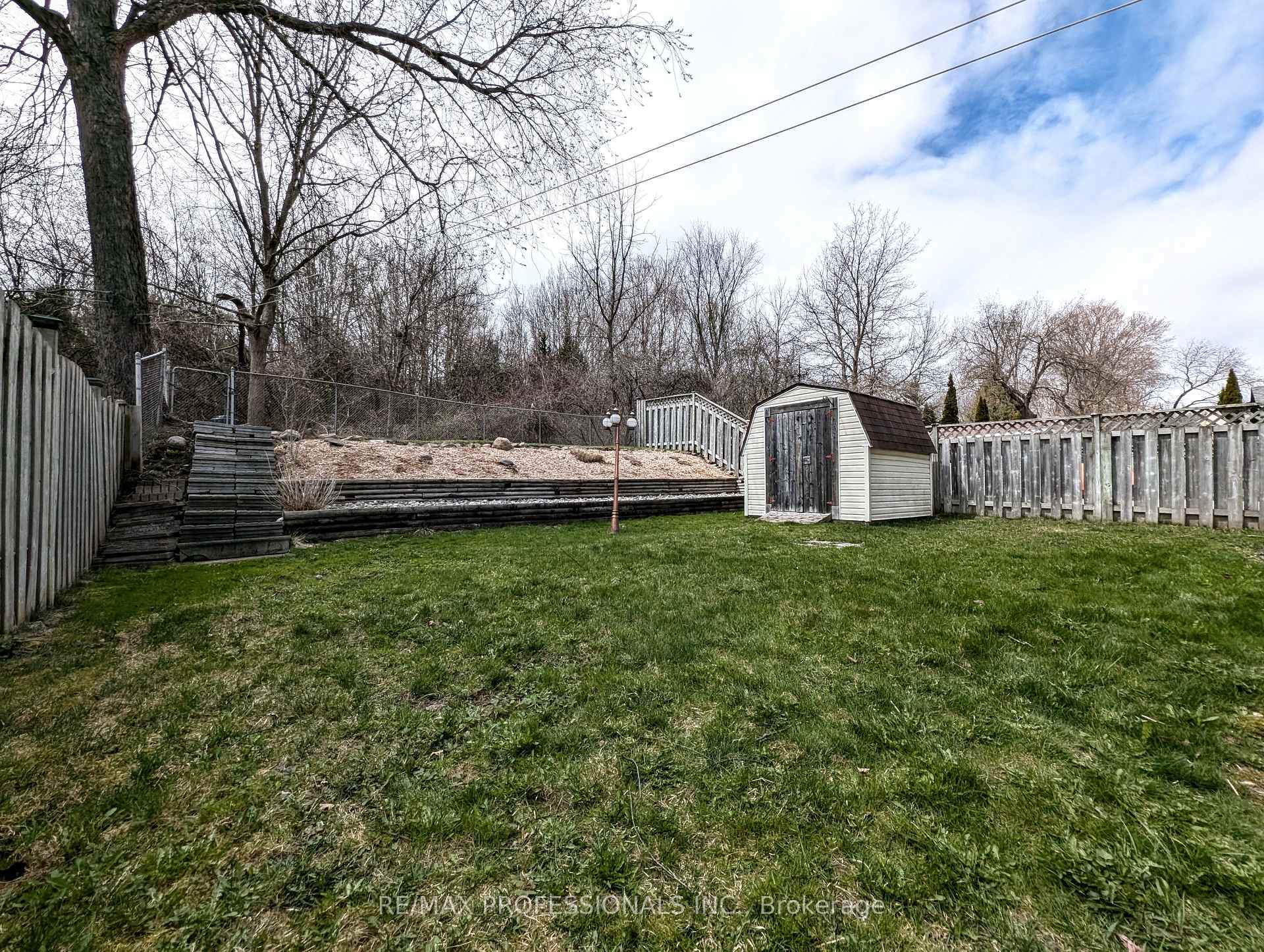 Photo 24 of 240 Limerick Street, Oshawa, Vanier — HOMEH
