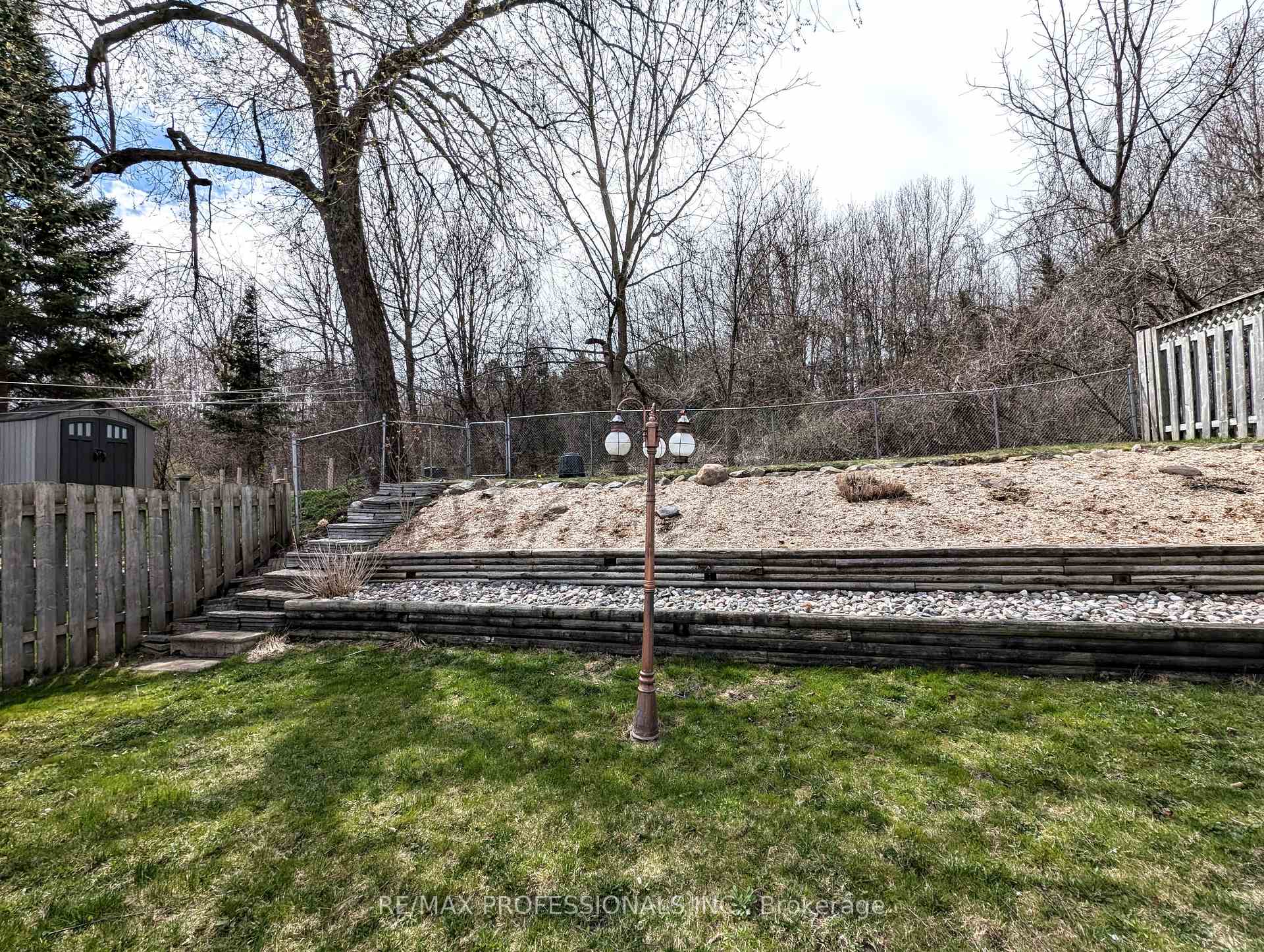 Photo 25 of 240 Limerick Street, Oshawa, Vanier — HOMEH