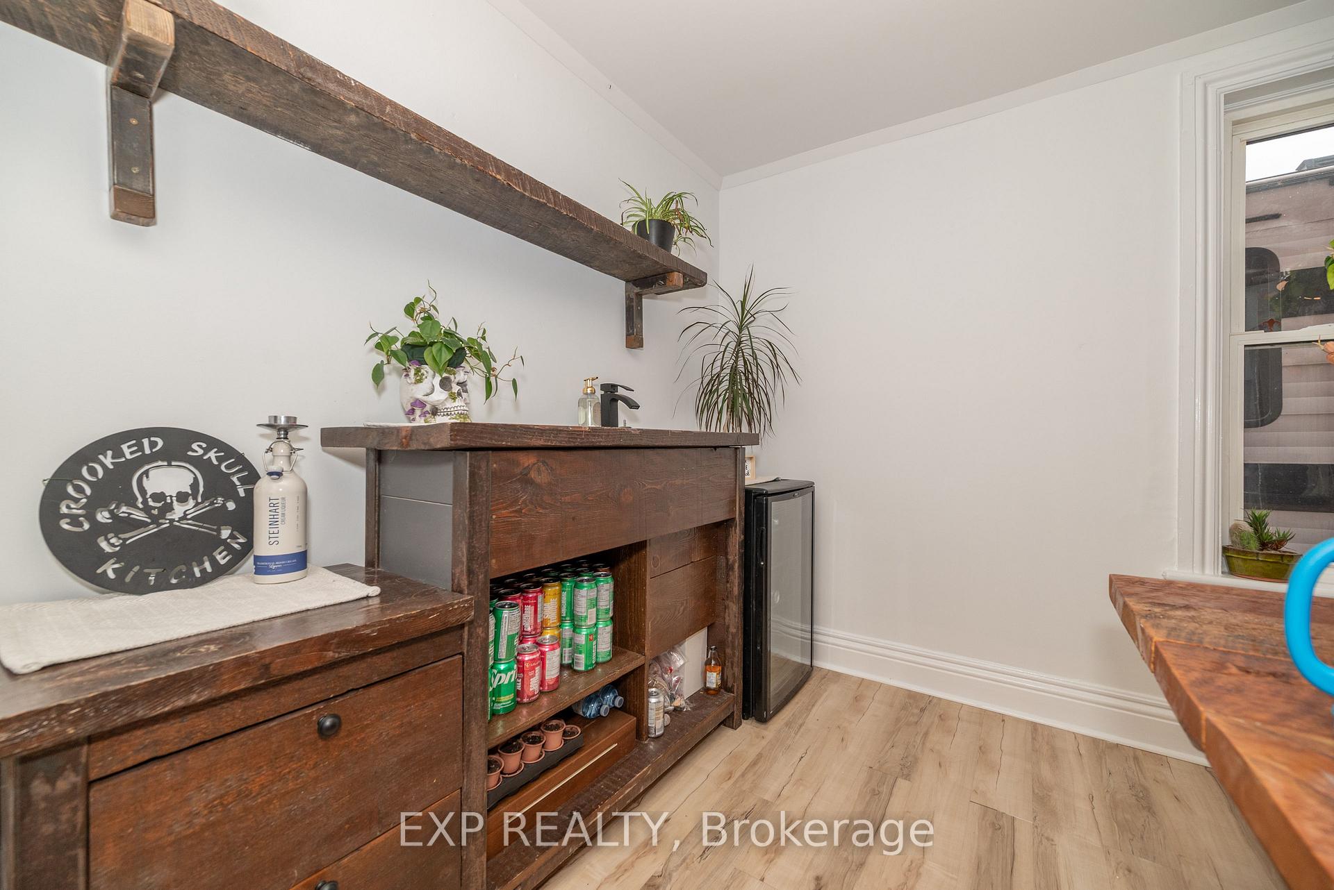 Photo 8 of 308 Queens Crescent, Renfrew — HOMEH