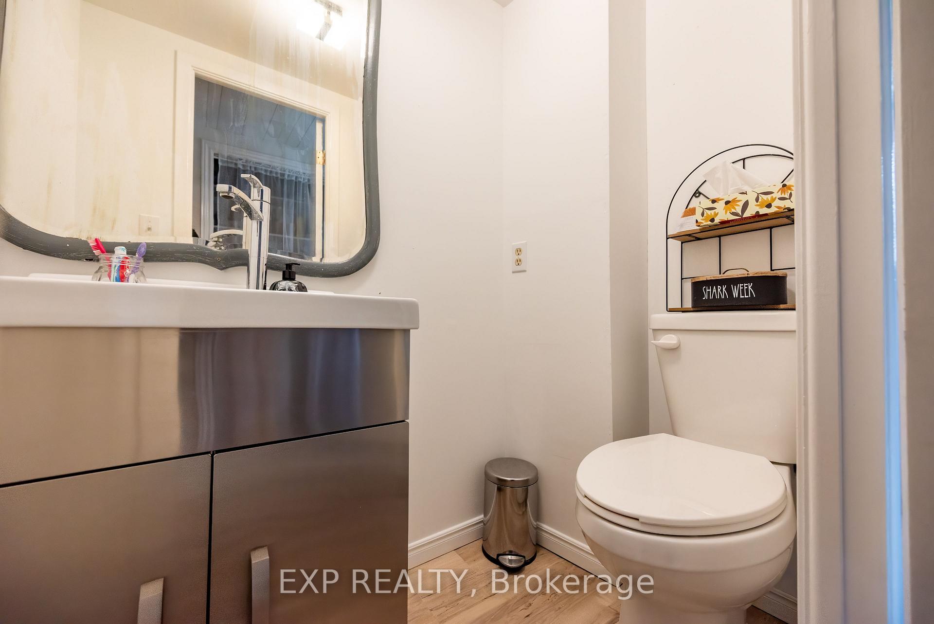 Photo 15 of 308 Queens Crescent, Renfrew — HOMEH