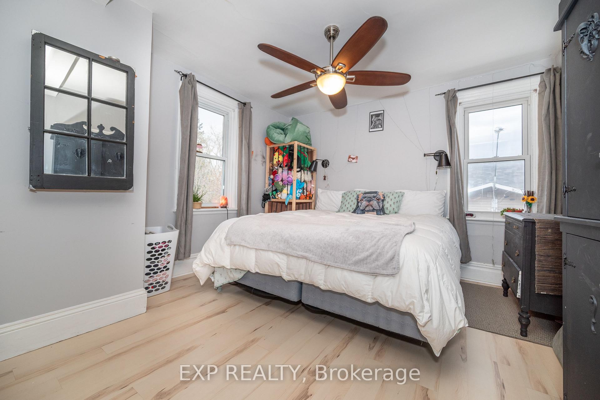 Photo 16 of 308 Queens Crescent, Renfrew — HOMEH