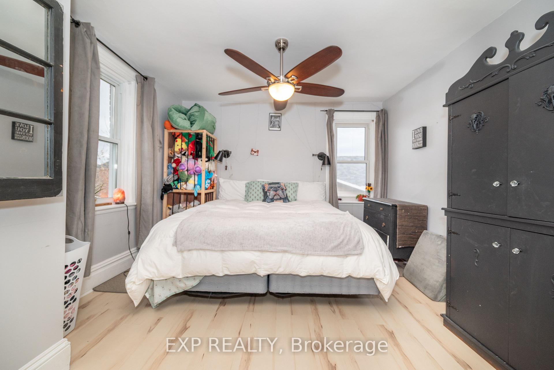 Photo 17 of 308 Queens Crescent, Renfrew — HOMEH