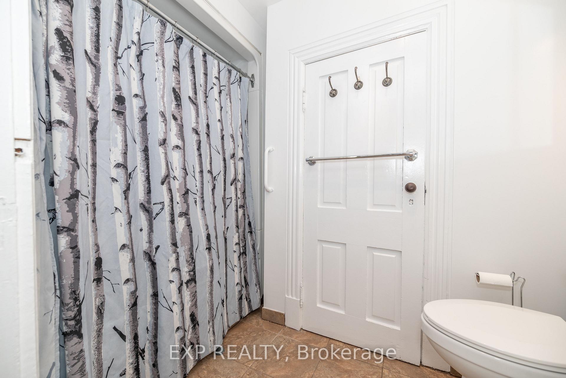 Photo 21 of 308 Queens Crescent, Renfrew — HOMEH
