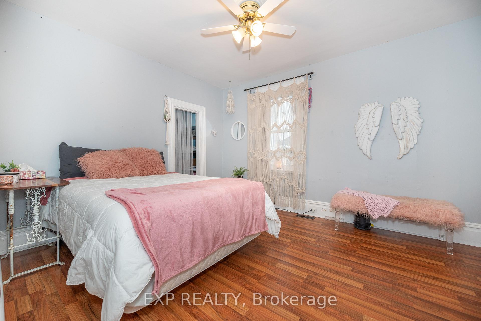 Photo 22 of 308 Queens Crescent, Renfrew — HOMEH