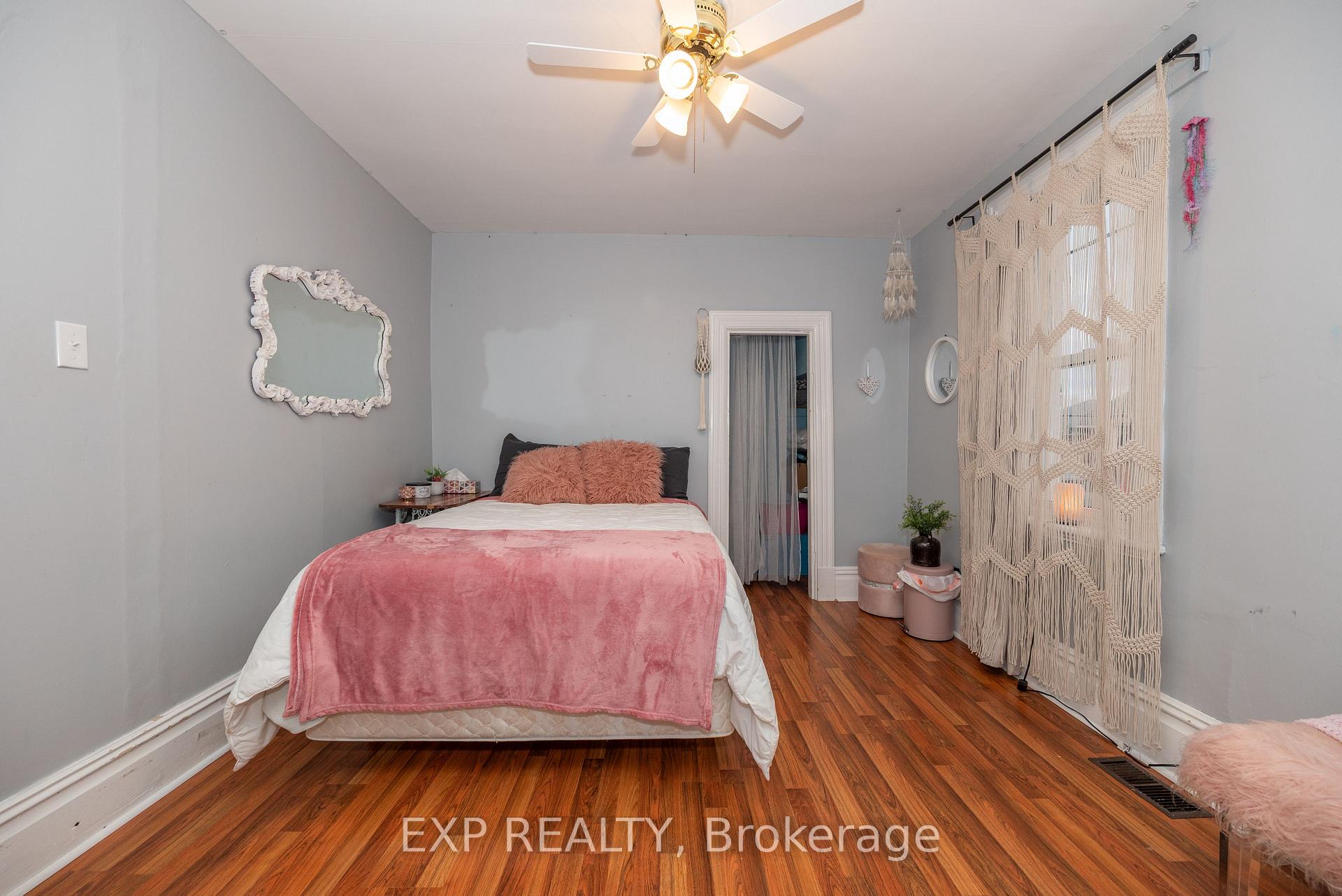 Photo 23 of 308 Queens Crescent, Renfrew — HOMEH