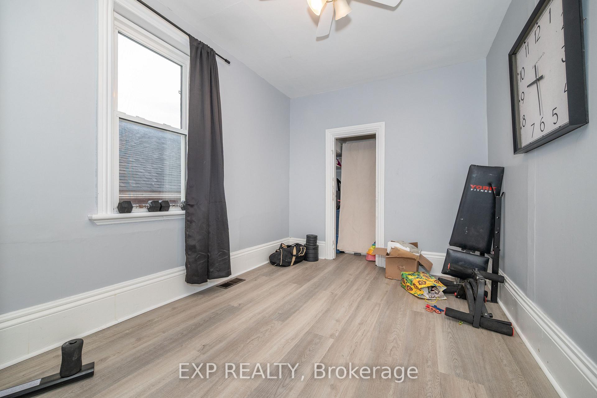 Photo 24 of 308 Queens Crescent, Renfrew — HOMEH