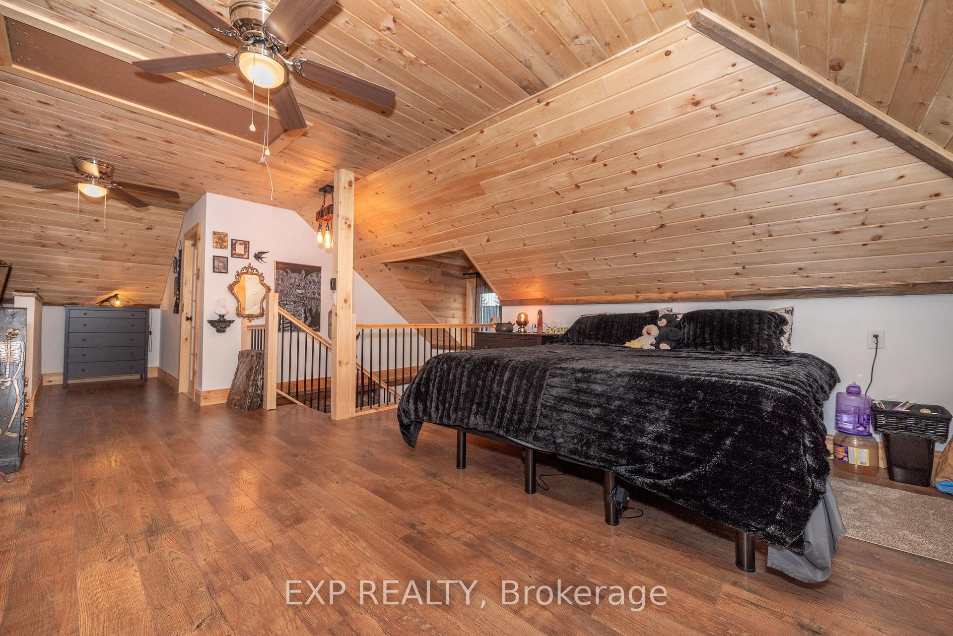 Photo 27 of 308 Queens Crescent, Renfrew — HOMEH