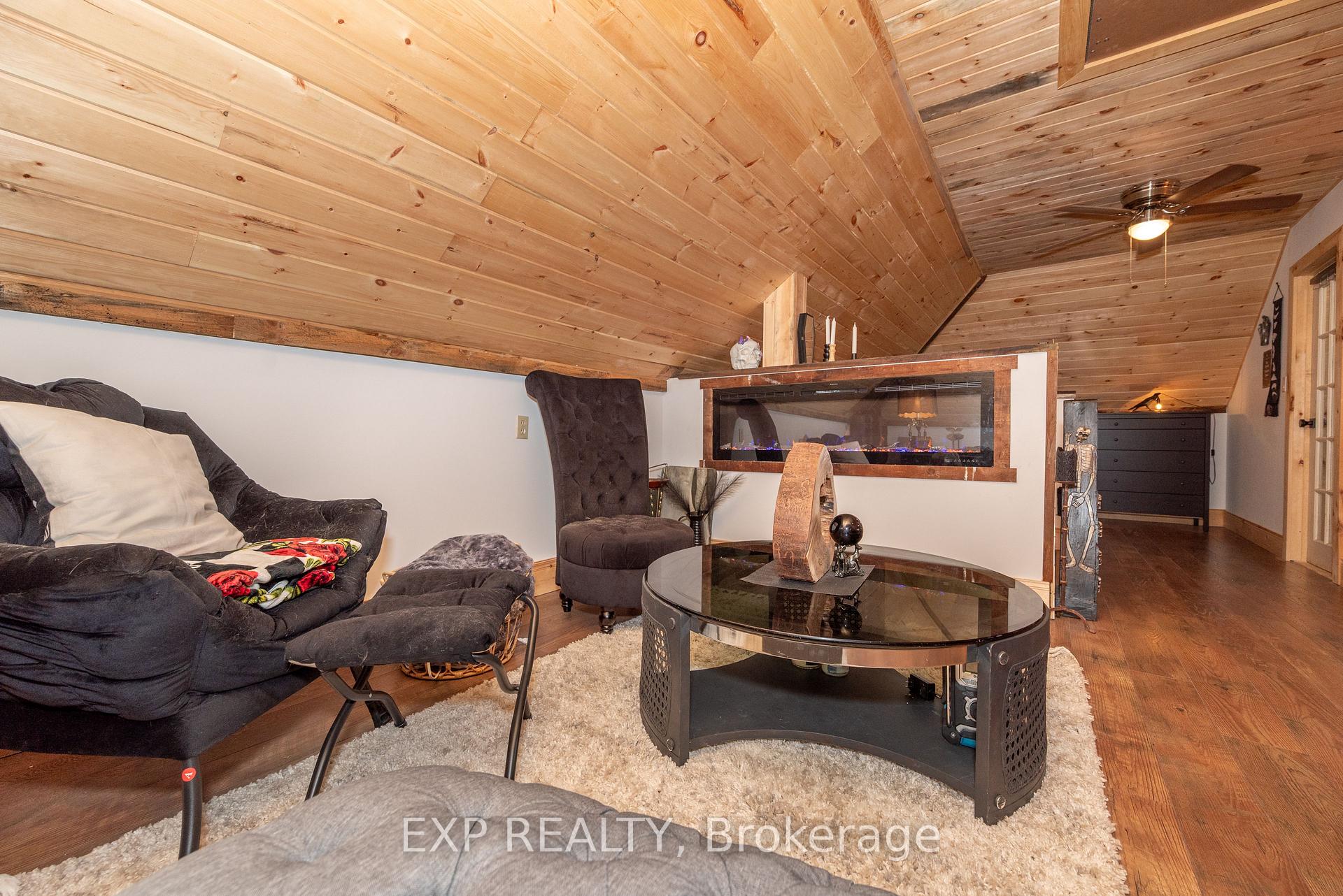 Photo 28 of 308 Queens Crescent, Renfrew — HOMEH