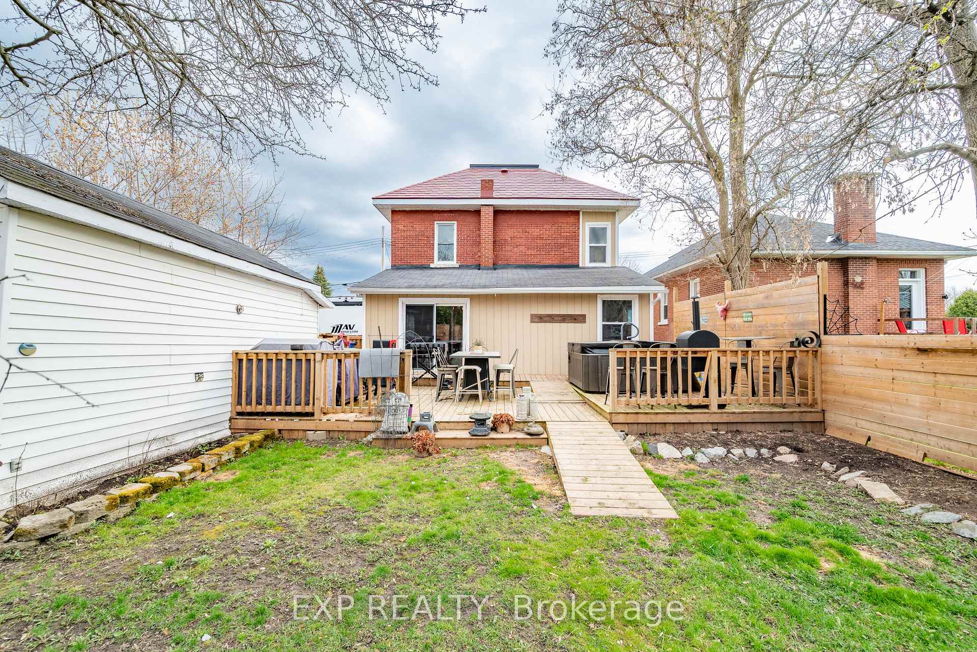 Photo 34 of 308 Queens Crescent, Renfrew — HOMEH