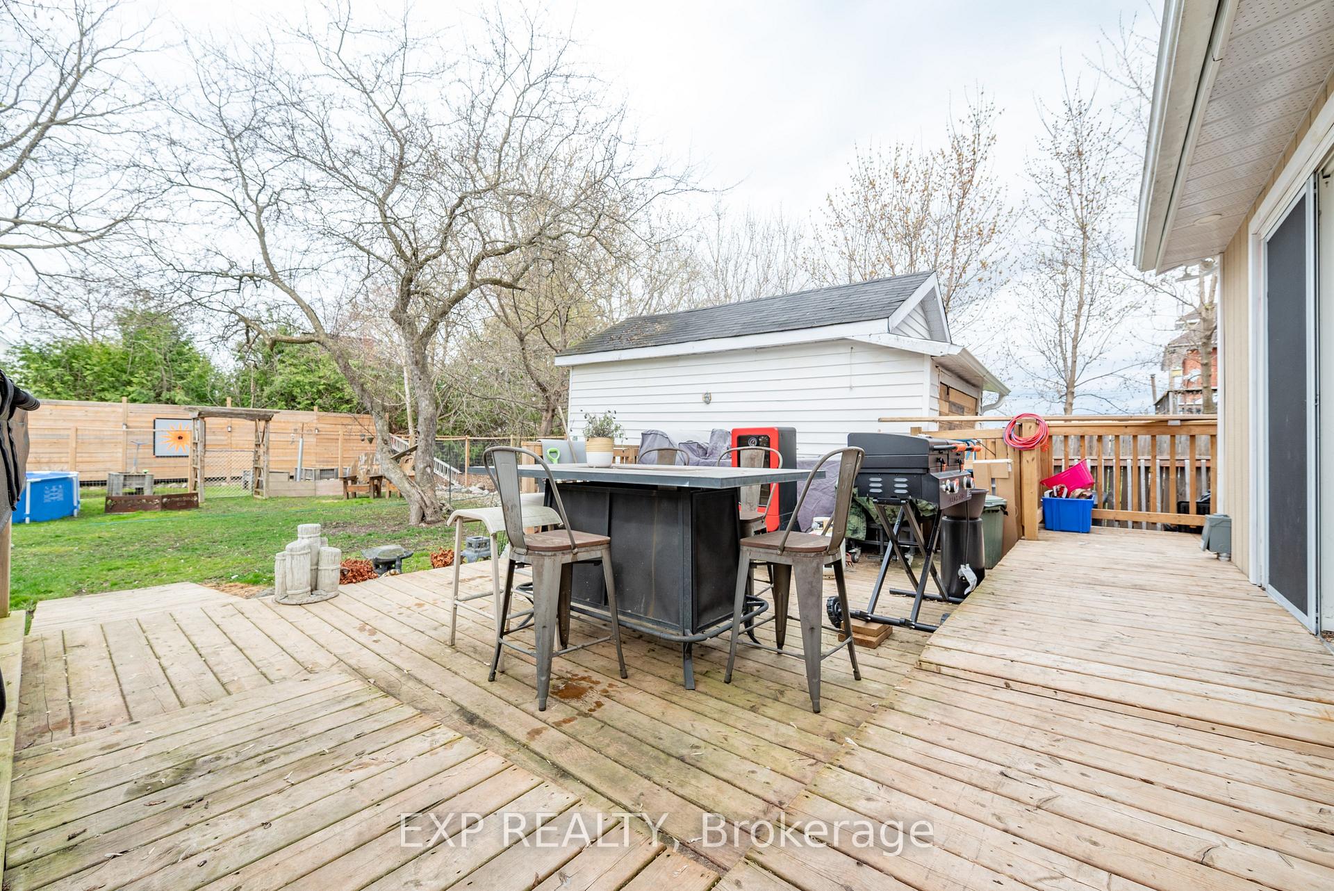 Photo 35 of 308 Queens Crescent, Renfrew — HOMEH