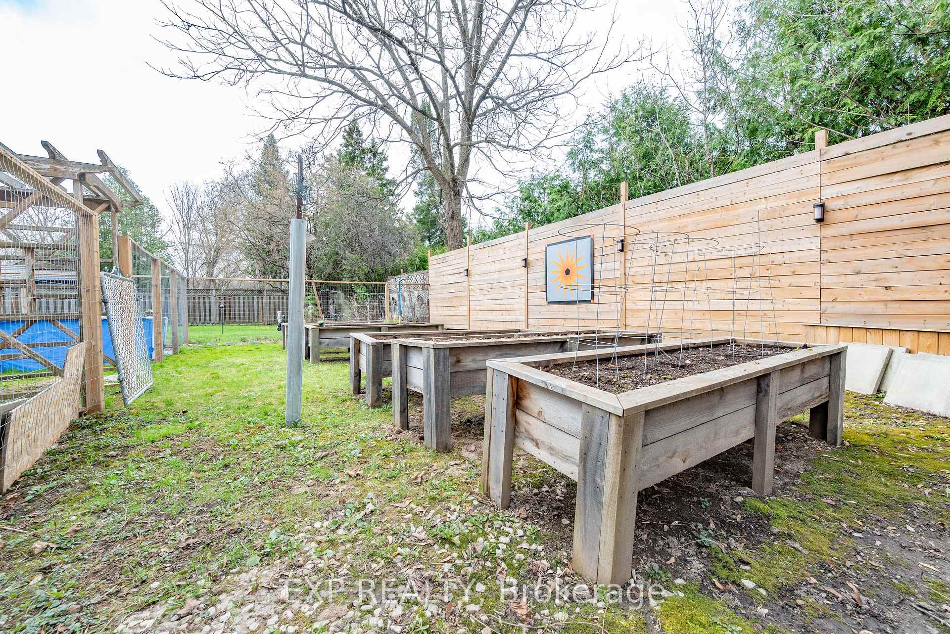 Photo 36 of 308 Queens Crescent, Renfrew — HOMEH