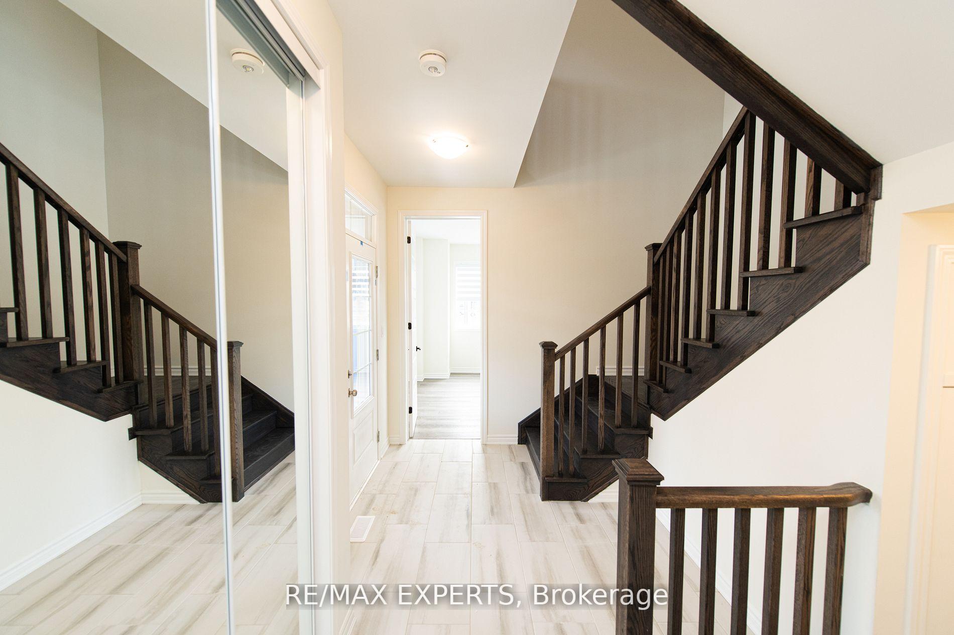 Photo 6 of 3235 Chimney Swift Crescent, Pickering, Rural Pickering — HOMEH