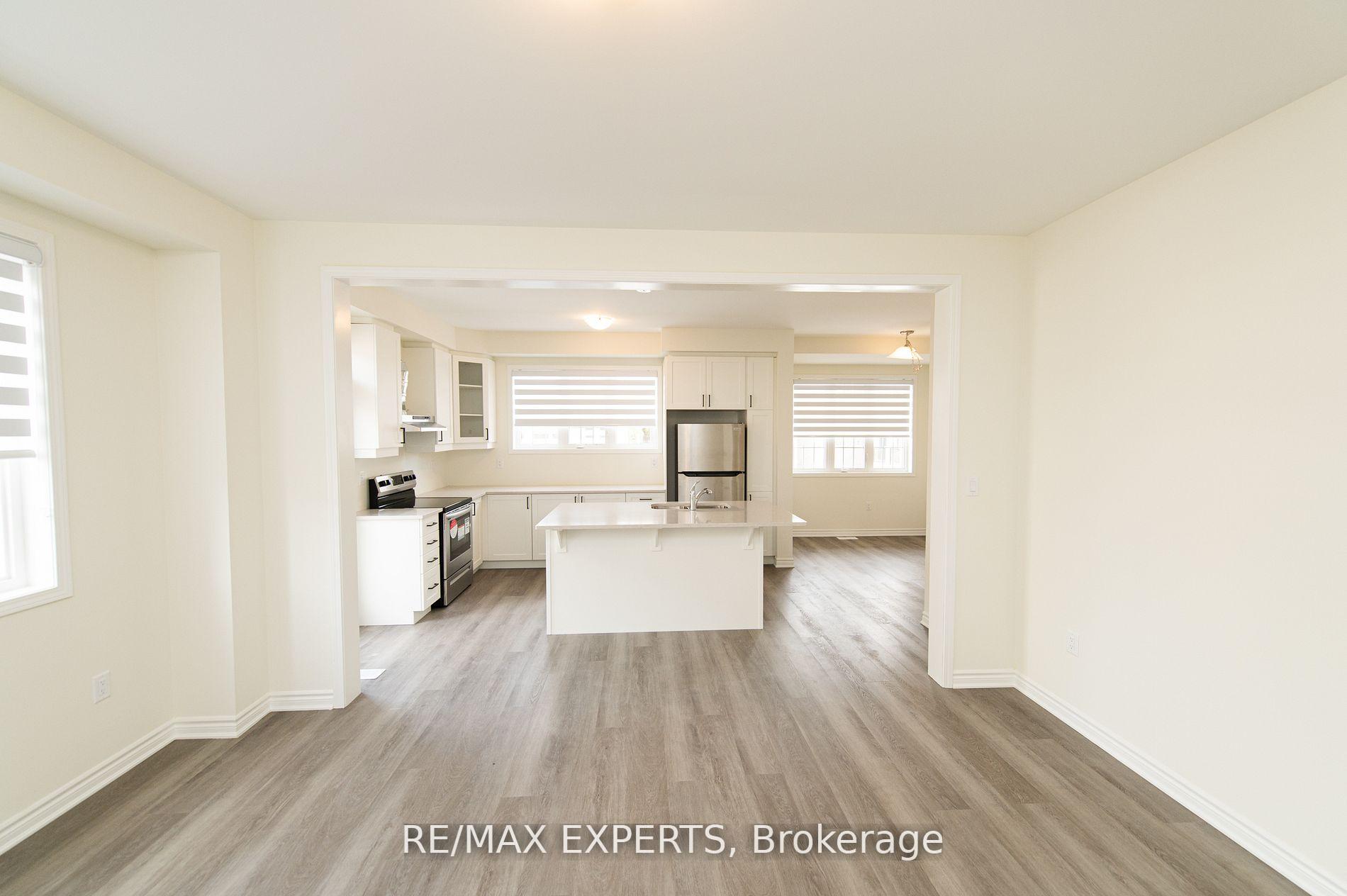Photo 10 of 3235 Chimney Swift Crescent, Pickering, Rural Pickering — HOMEH